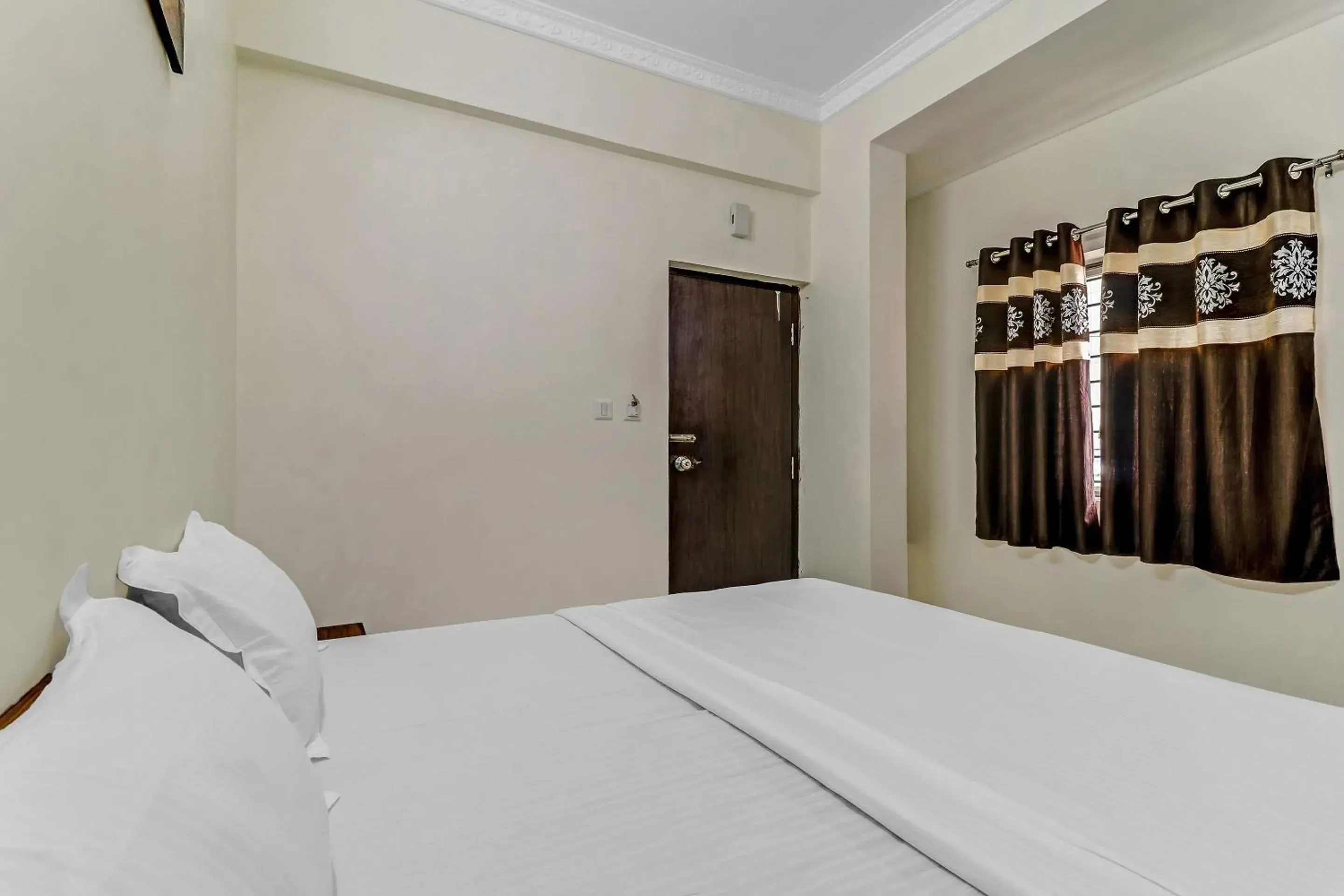 Bedroom, Bed in Capital O Safari Rooms Near Snow City Bedroom, Bed in Capital O Safari Rooms Near Snow City