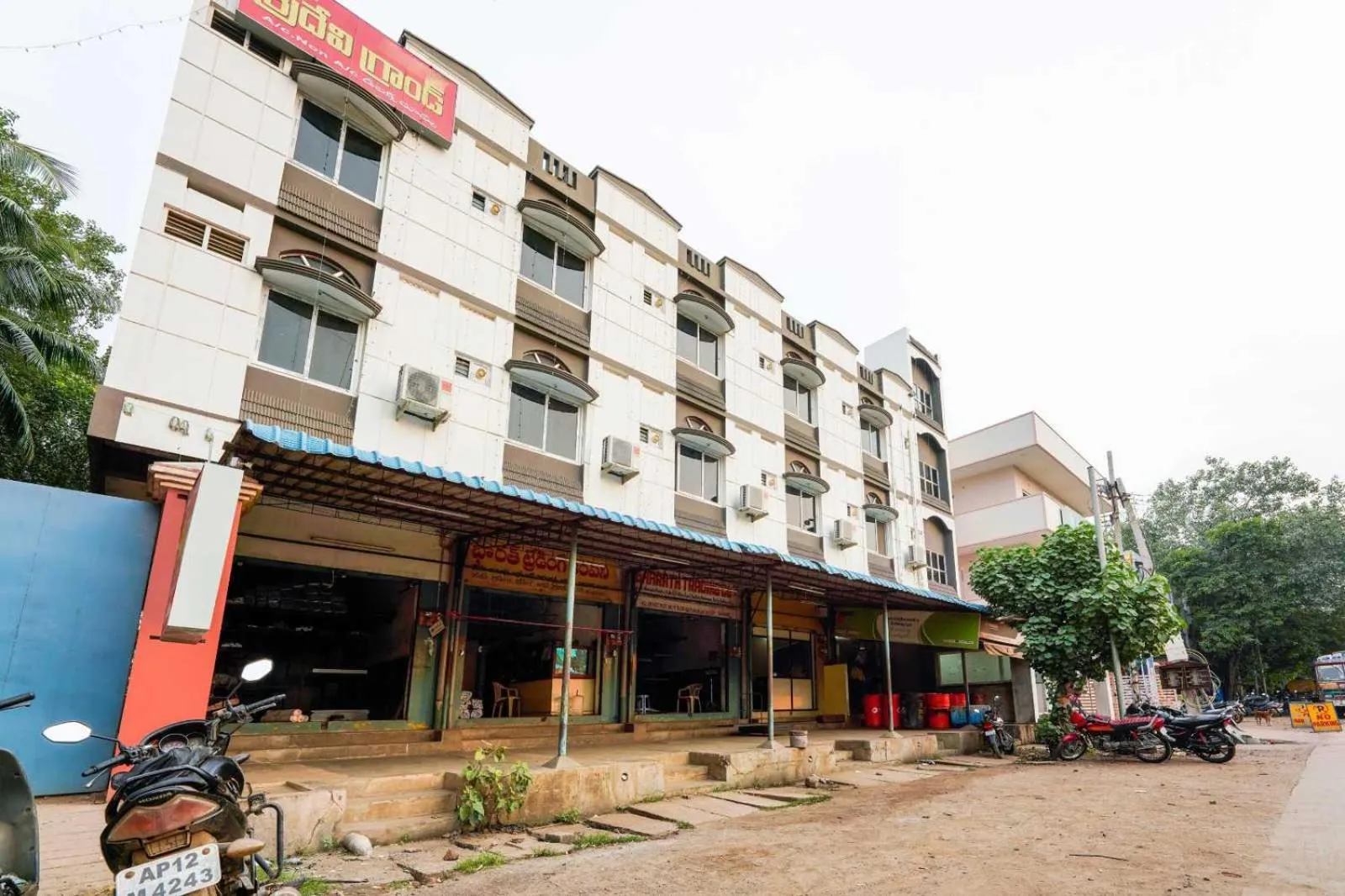 Facade/entrance in Hotel O SRIDEVI GRAND