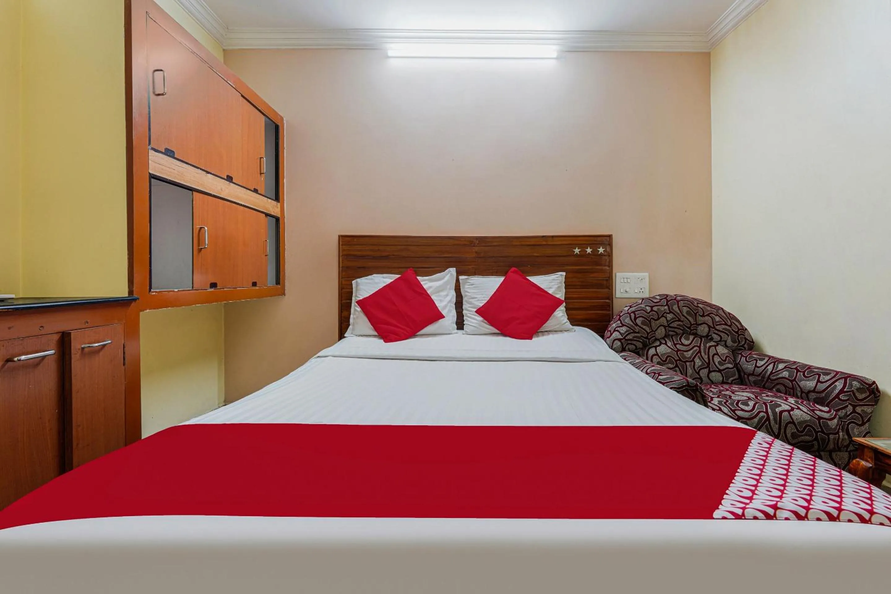 Bedroom, Bed in Hotel O SRIDEVI GRAND