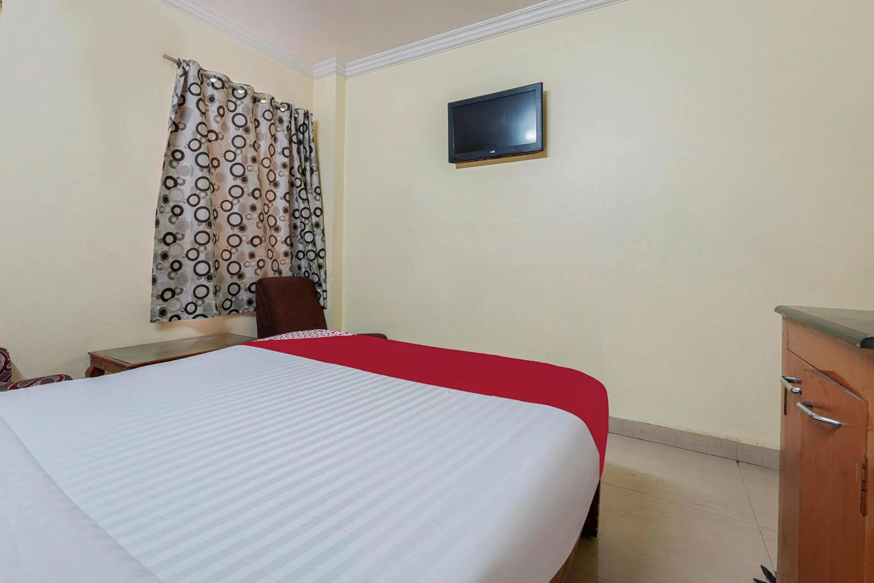 Bedroom, Bed in Hotel O SRIDEVI GRAND