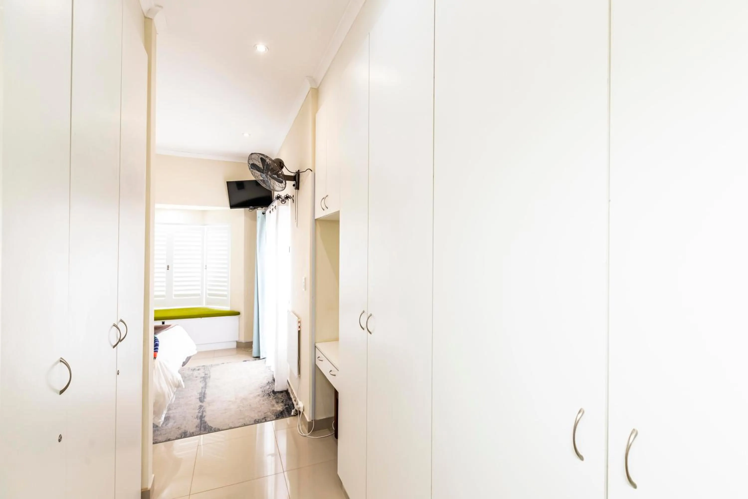 Bed in Modern Executive Unit