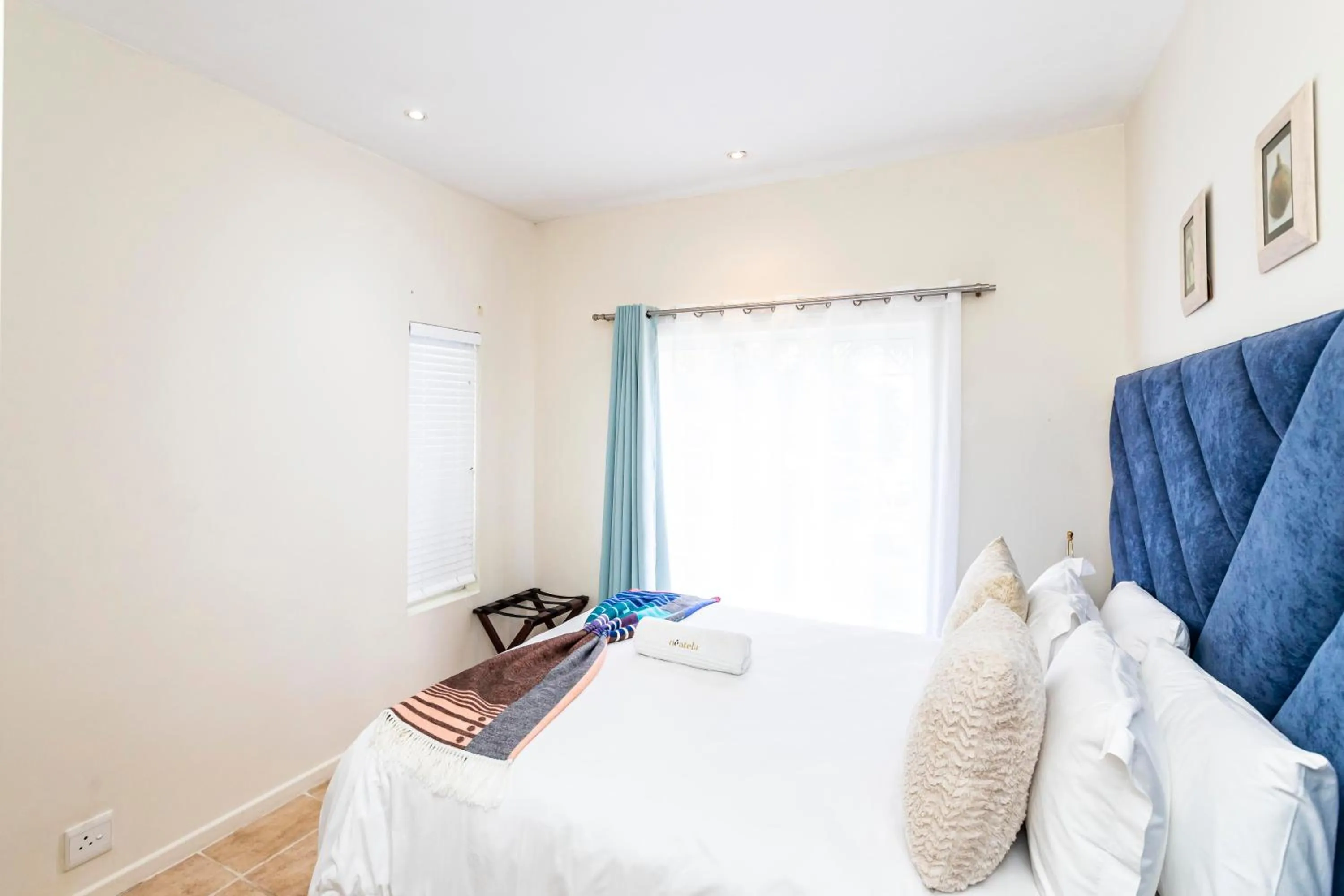 Bed in Modern Executive Unit