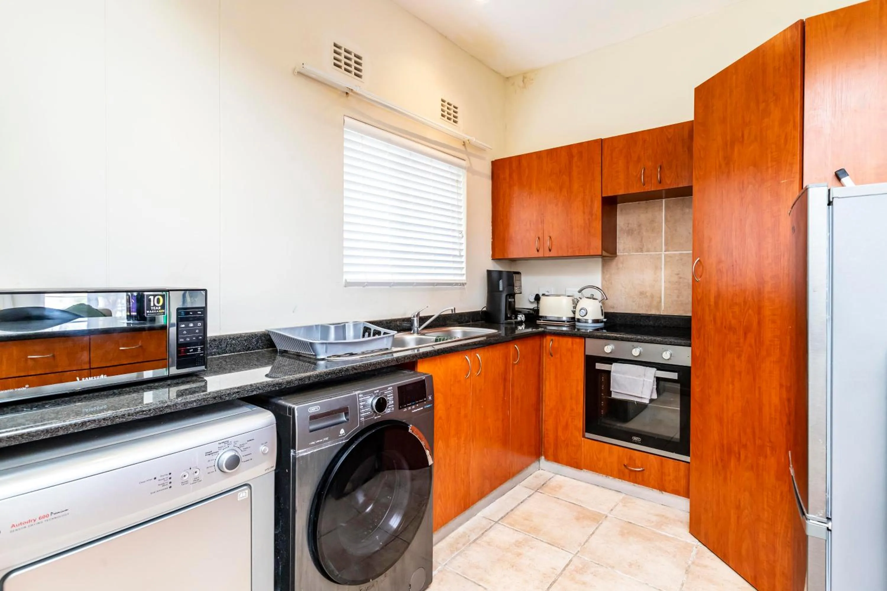 Kitchen or kitchenette in Modern Executive Unit