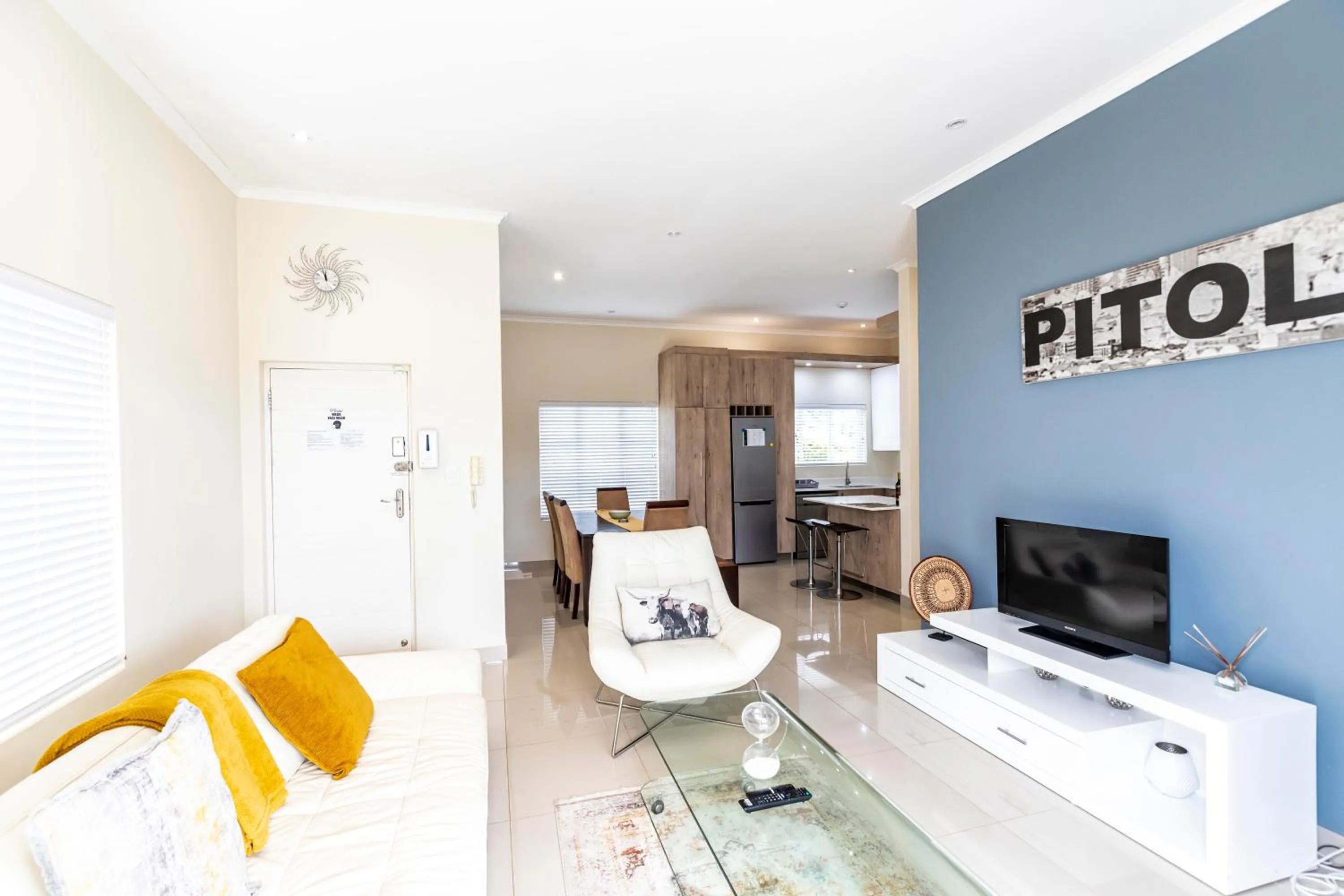 Kitchen or kitchenette in Modern Executive Unit