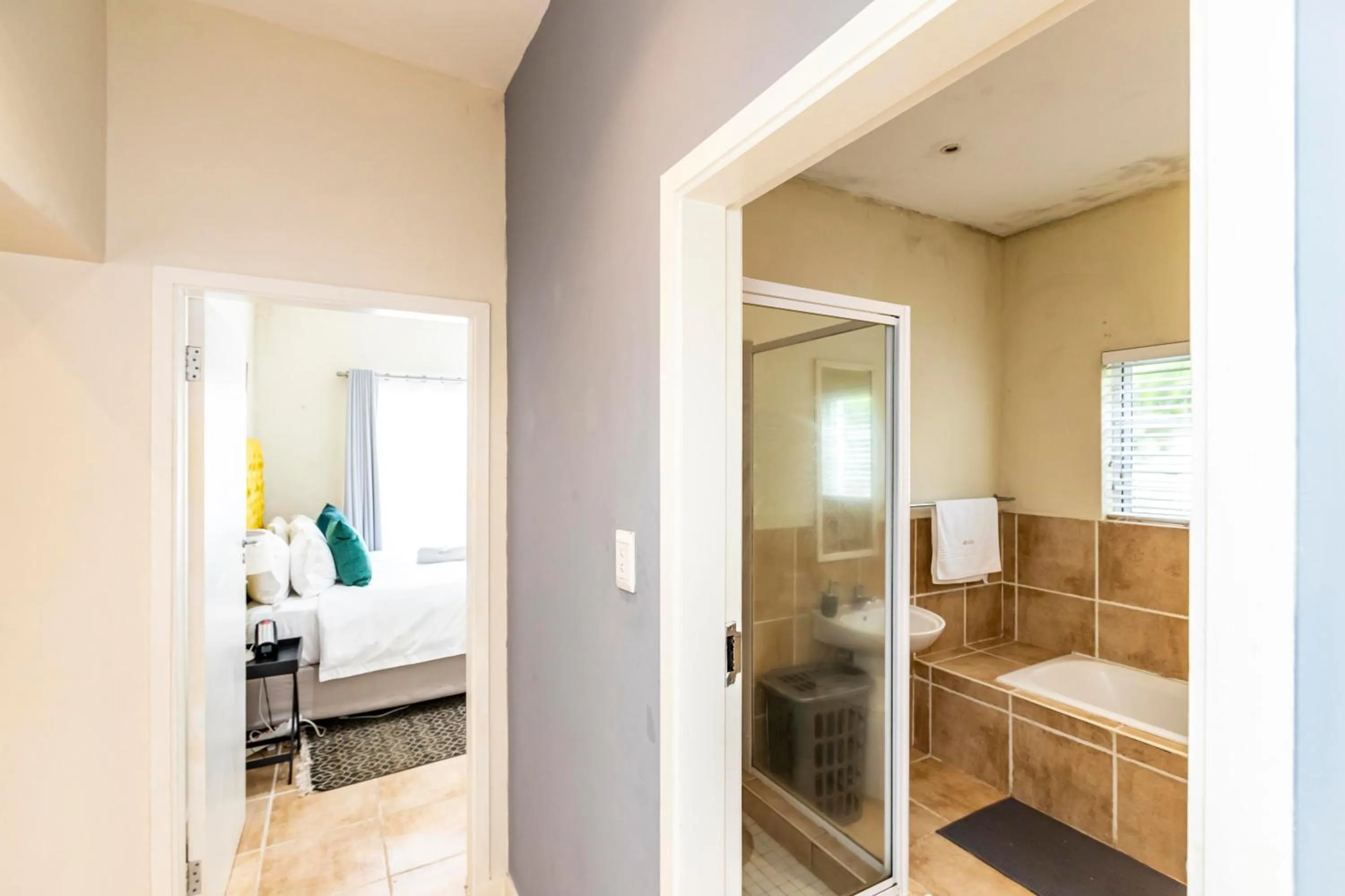 Bed in Modern Executive Unit