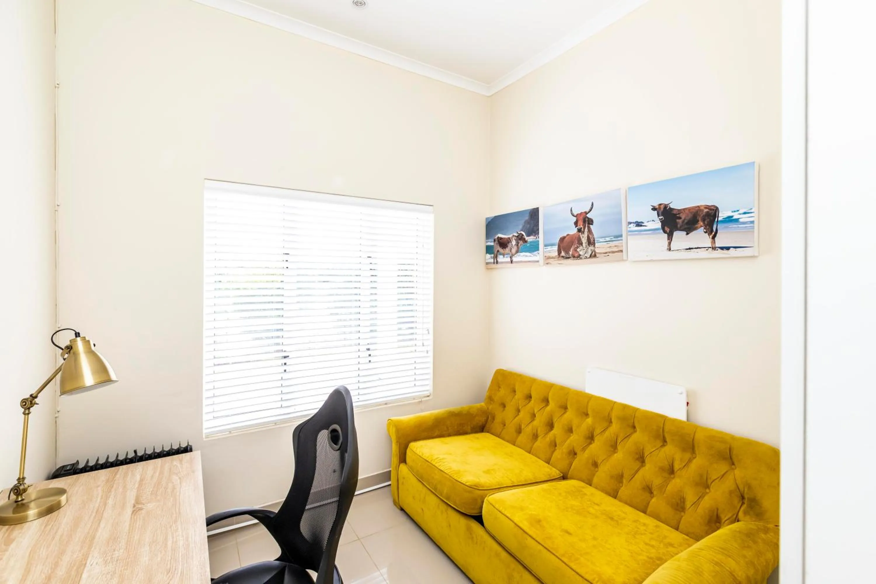 Seating area in Modern Executive Unit