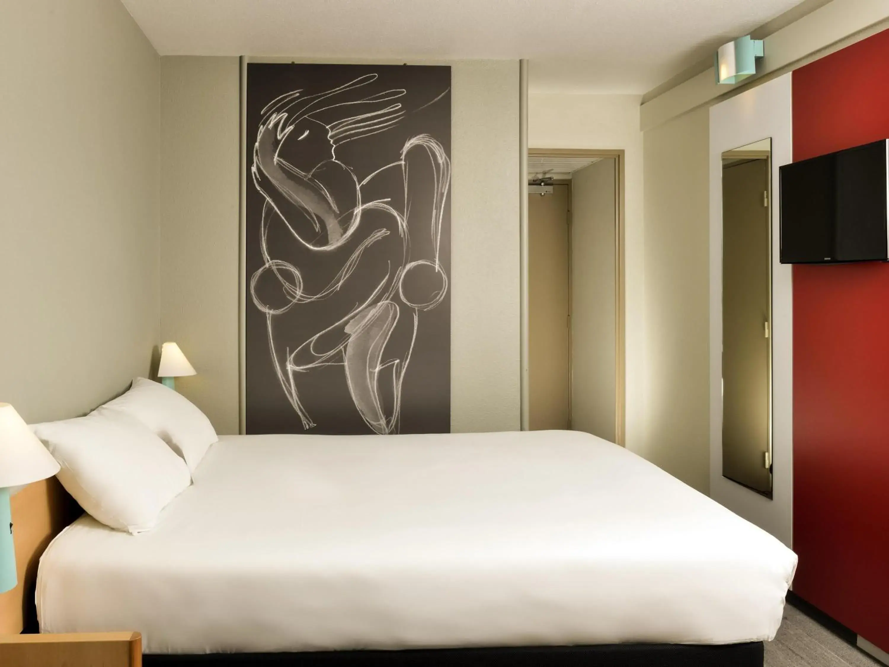 Bedroom, Bed in Ibis Angoulême Nord Bedroom, Bed in Ibis Angoulême Nord