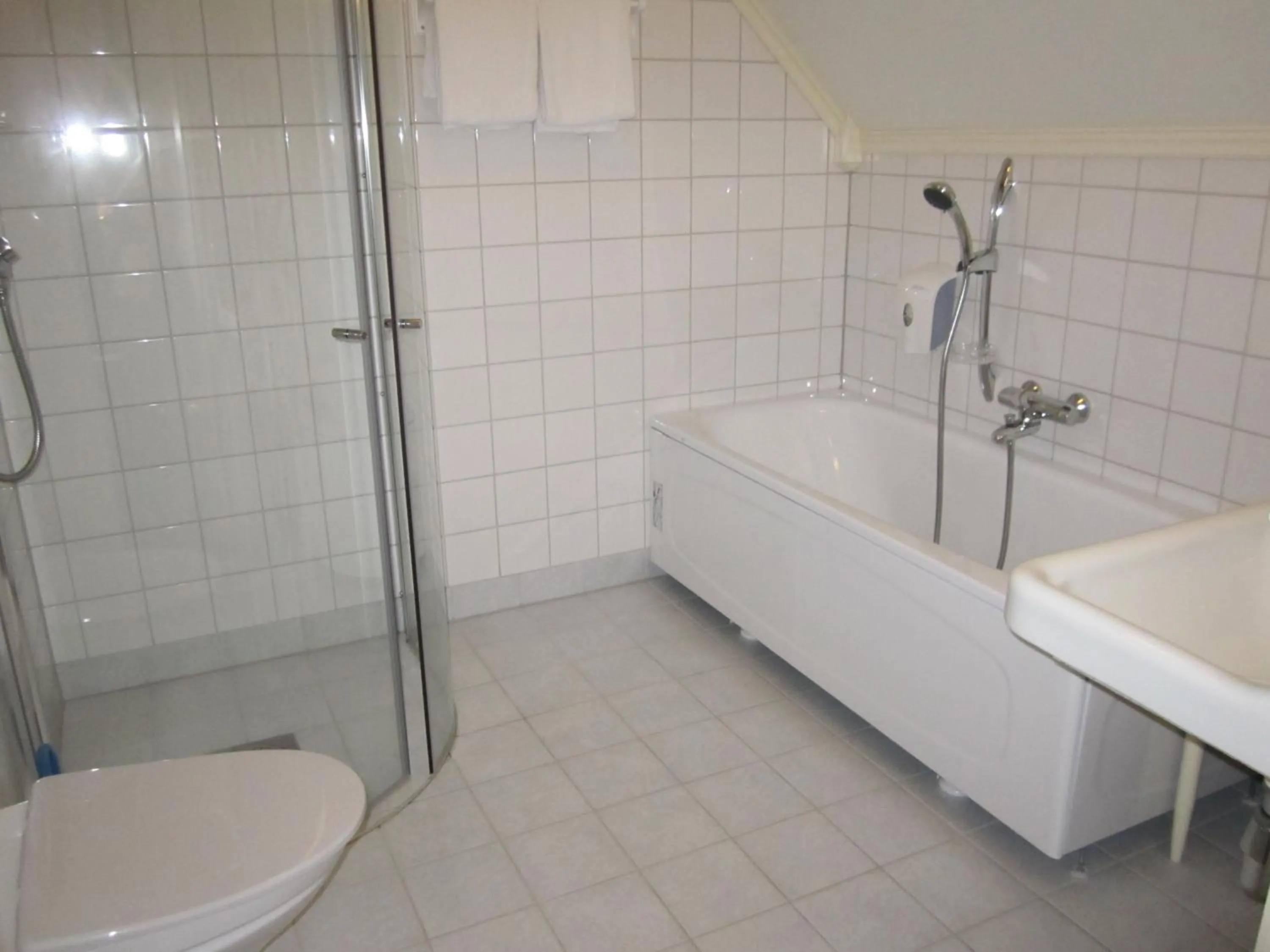 Bathroom in Hjelle Hotel