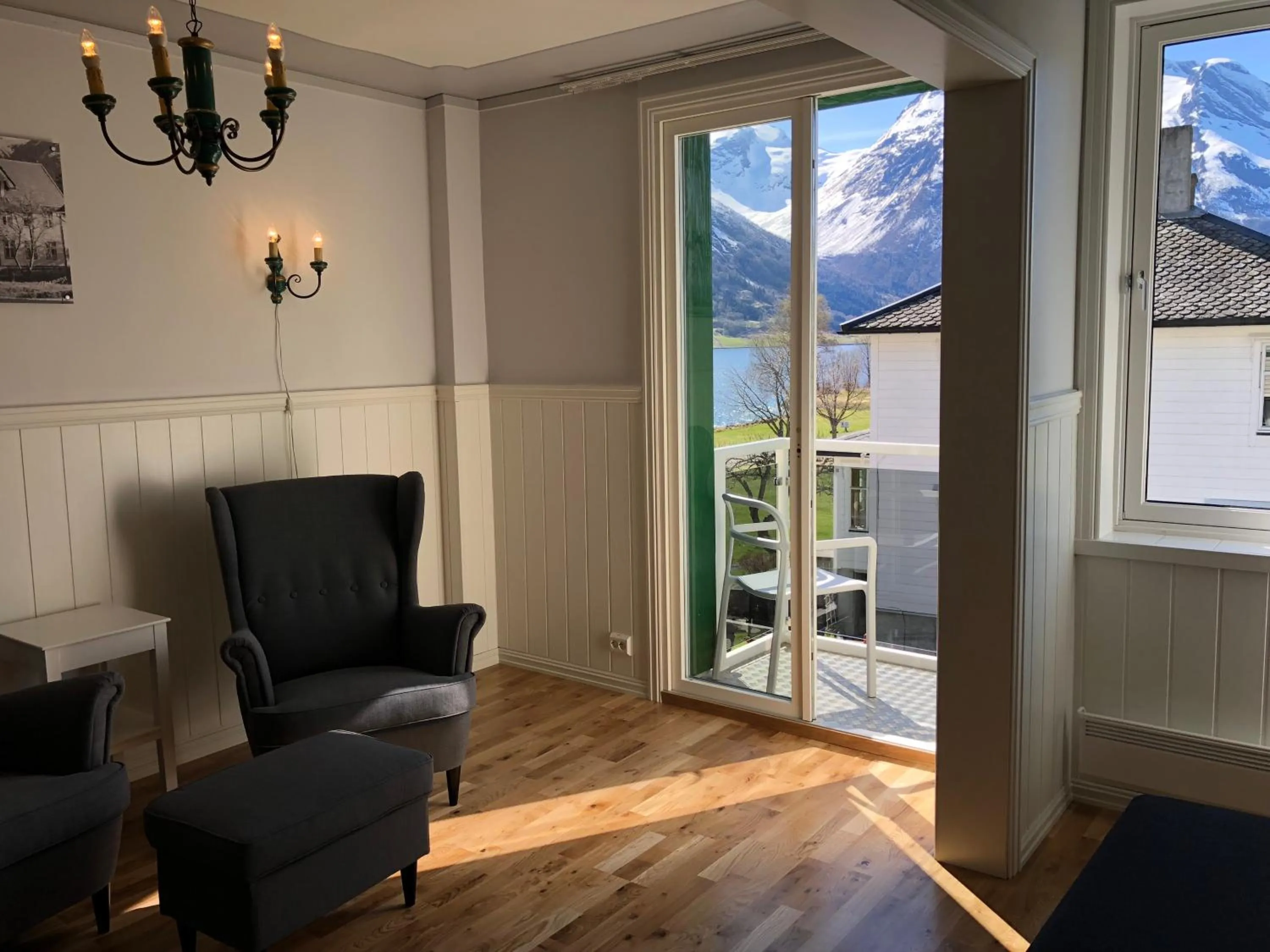 Seating area in Hjelle Hotel