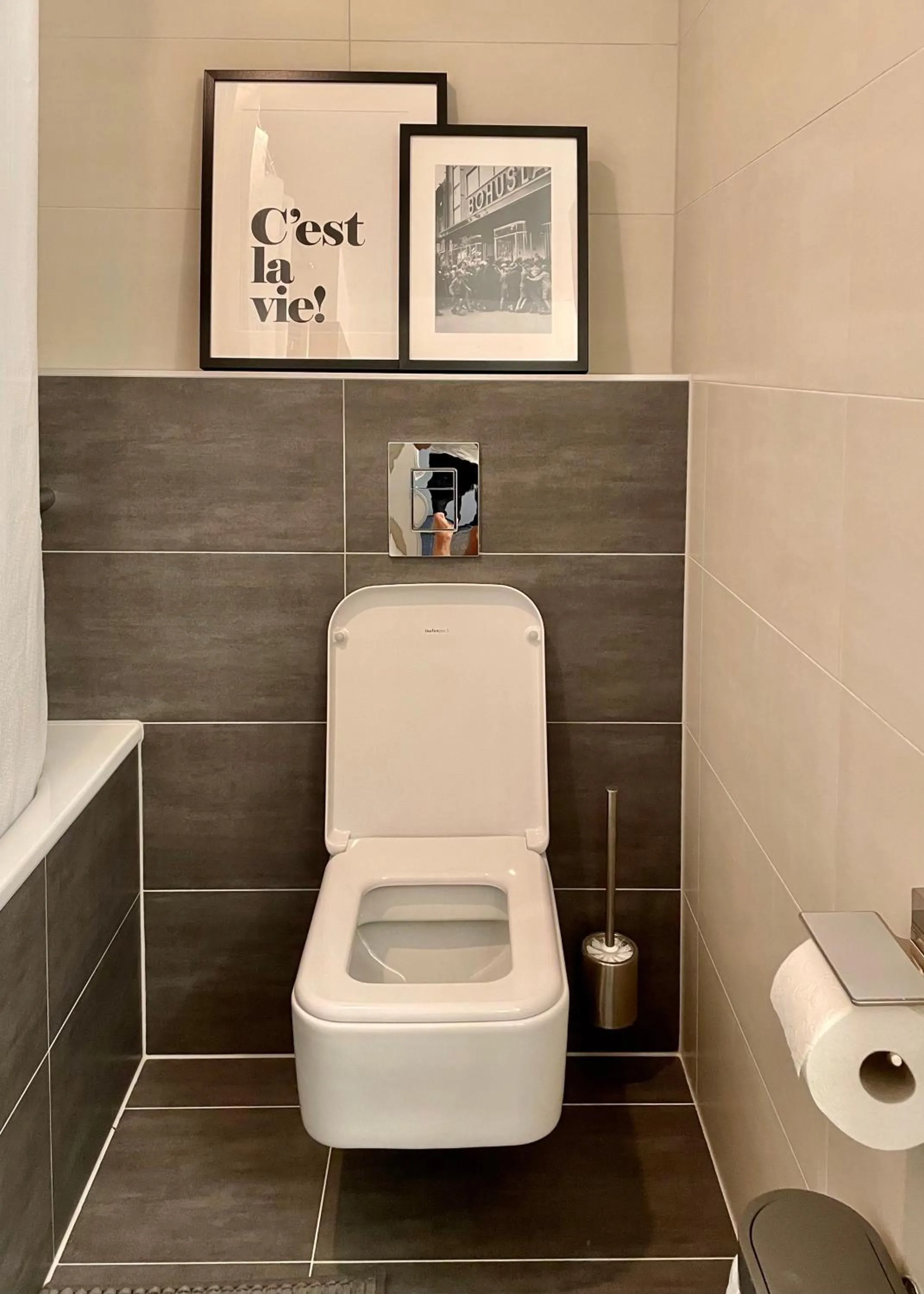 Toilet in TopView City Centre
