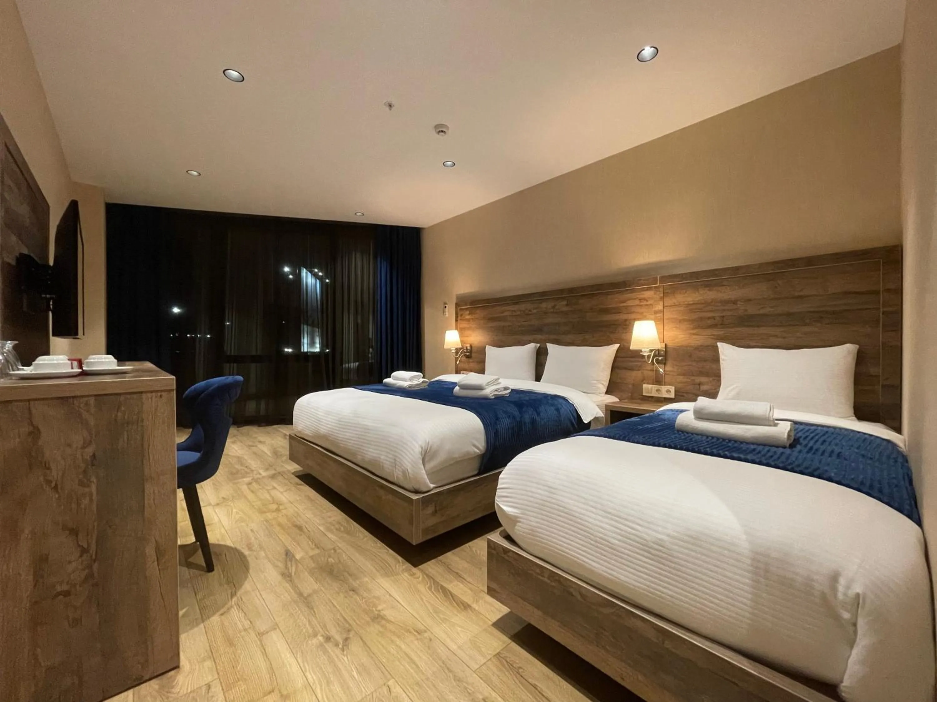 Bedroom, Bed in Cozy Loft Hotel