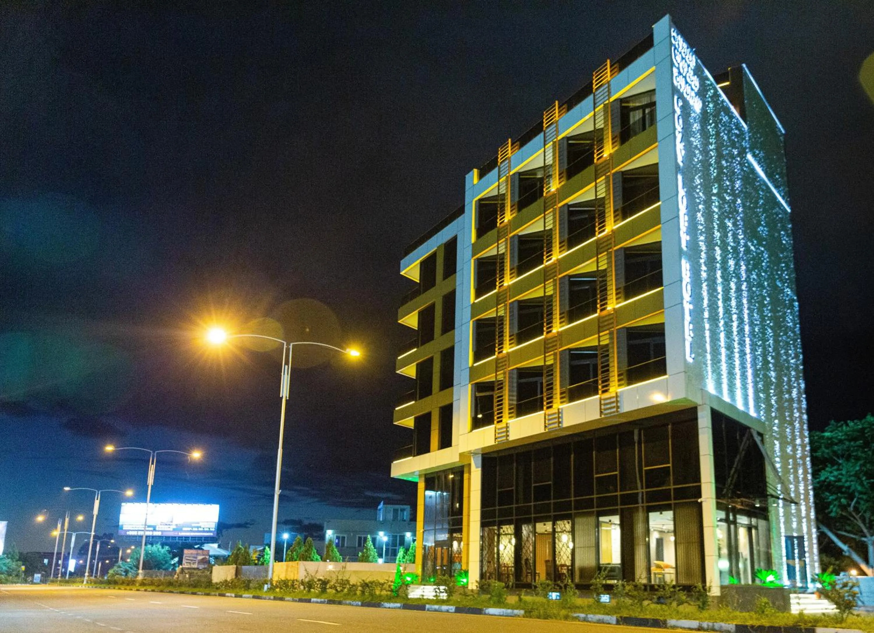 Property building in Cozy Loft Hotel