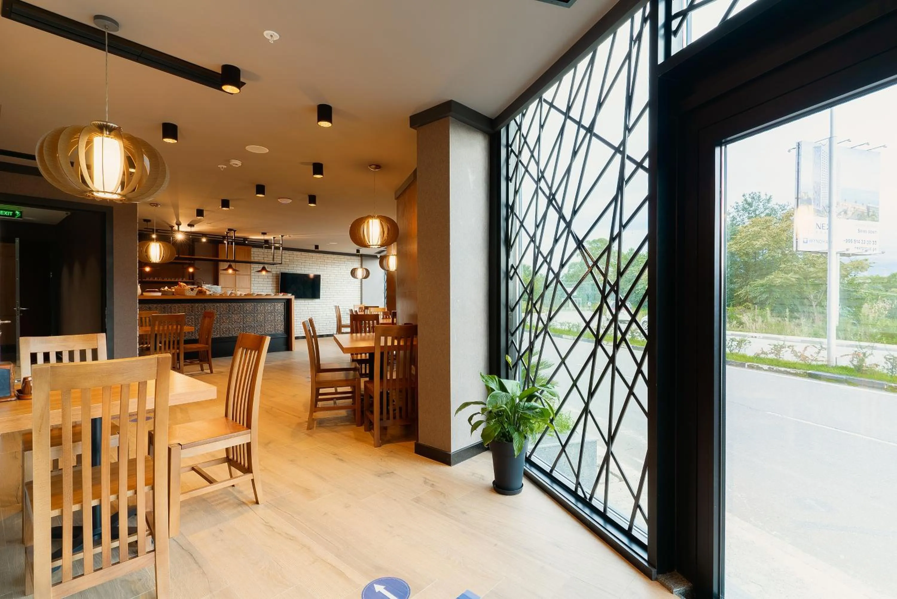 Restaurant/places to eat in Cozy Loft Hotel