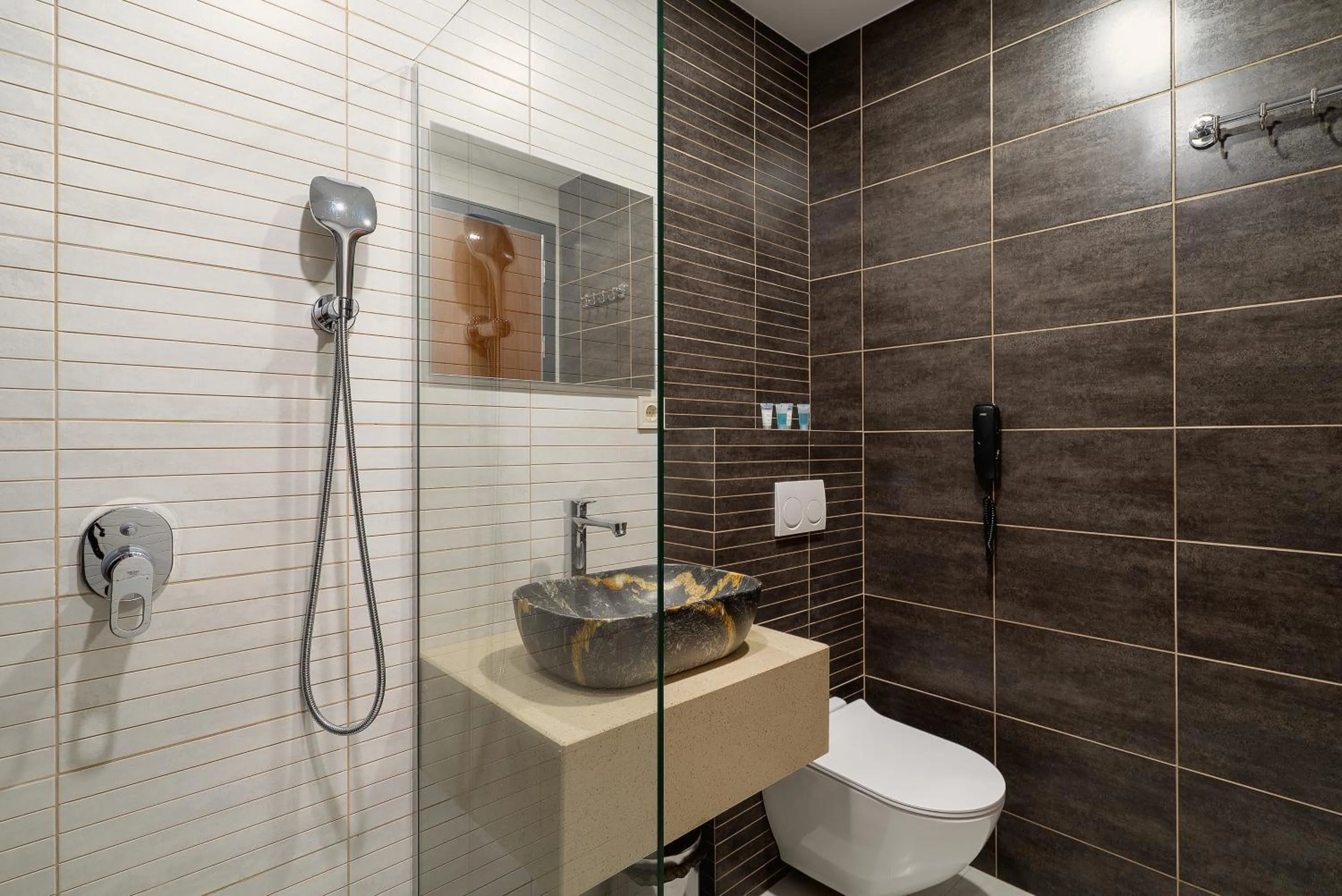 Bathroom in Cozy Loft Hotel