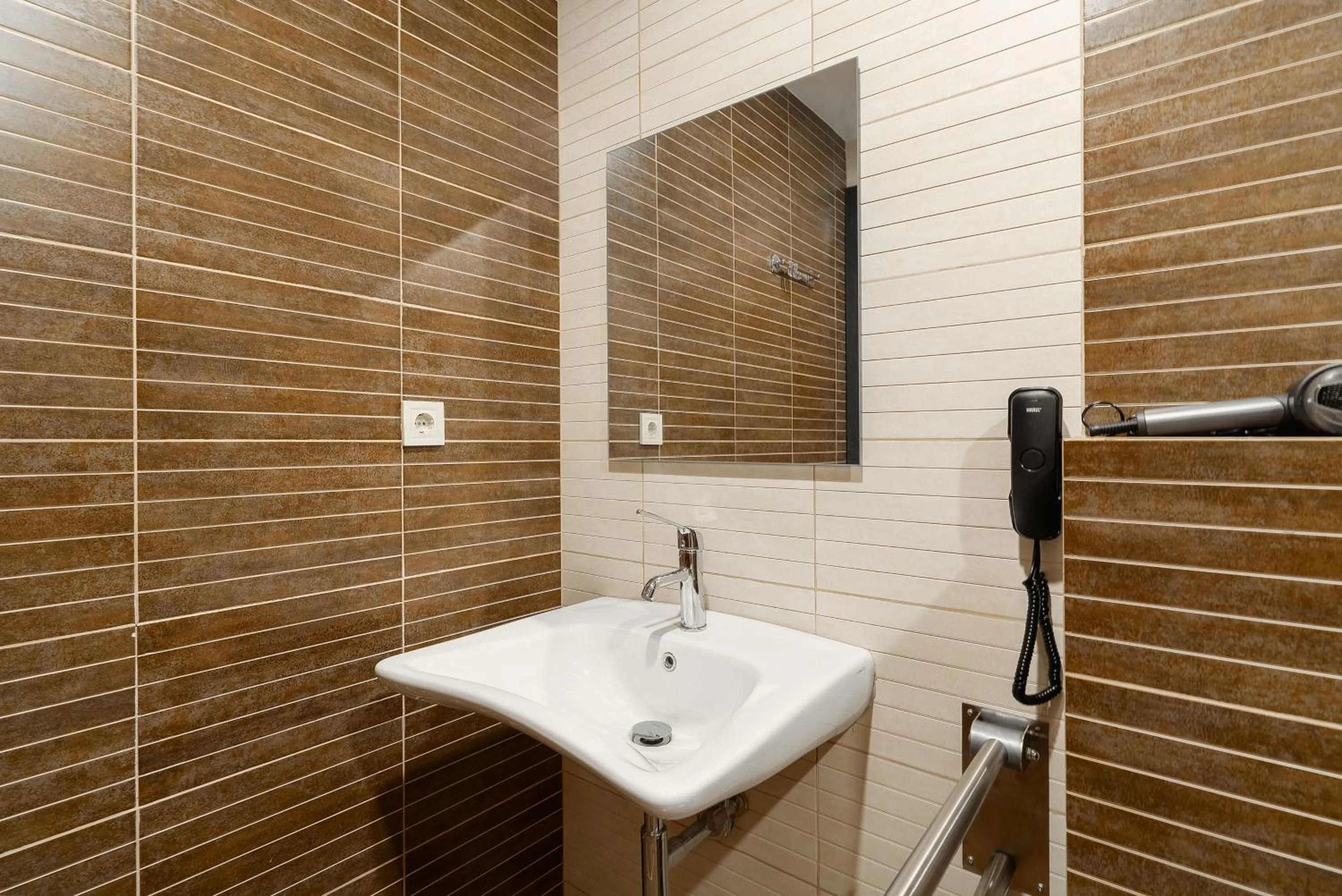 Bathroom in Cozy Loft Hotel