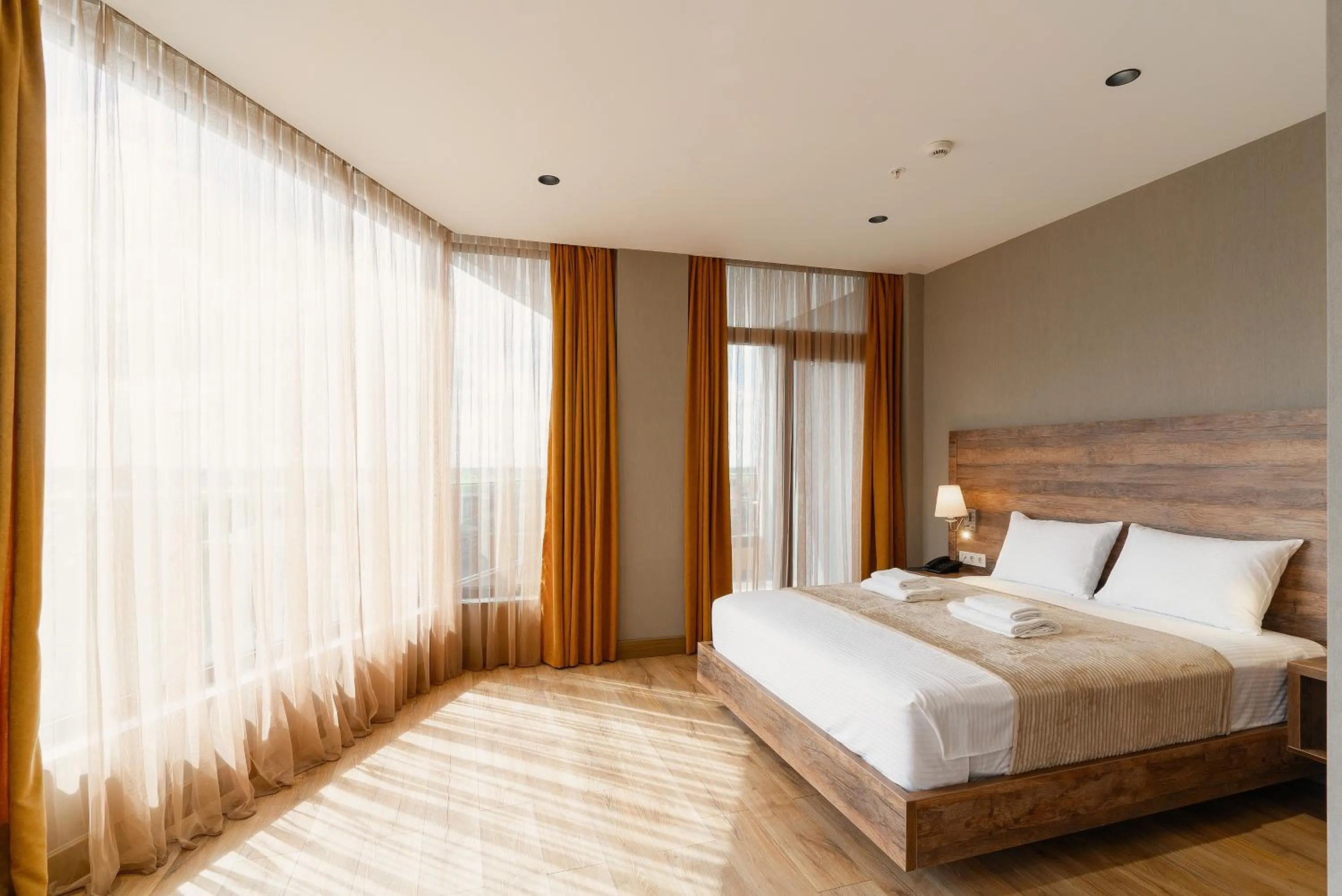 Photo of the whole room, Bed in Cozy Loft Hotel