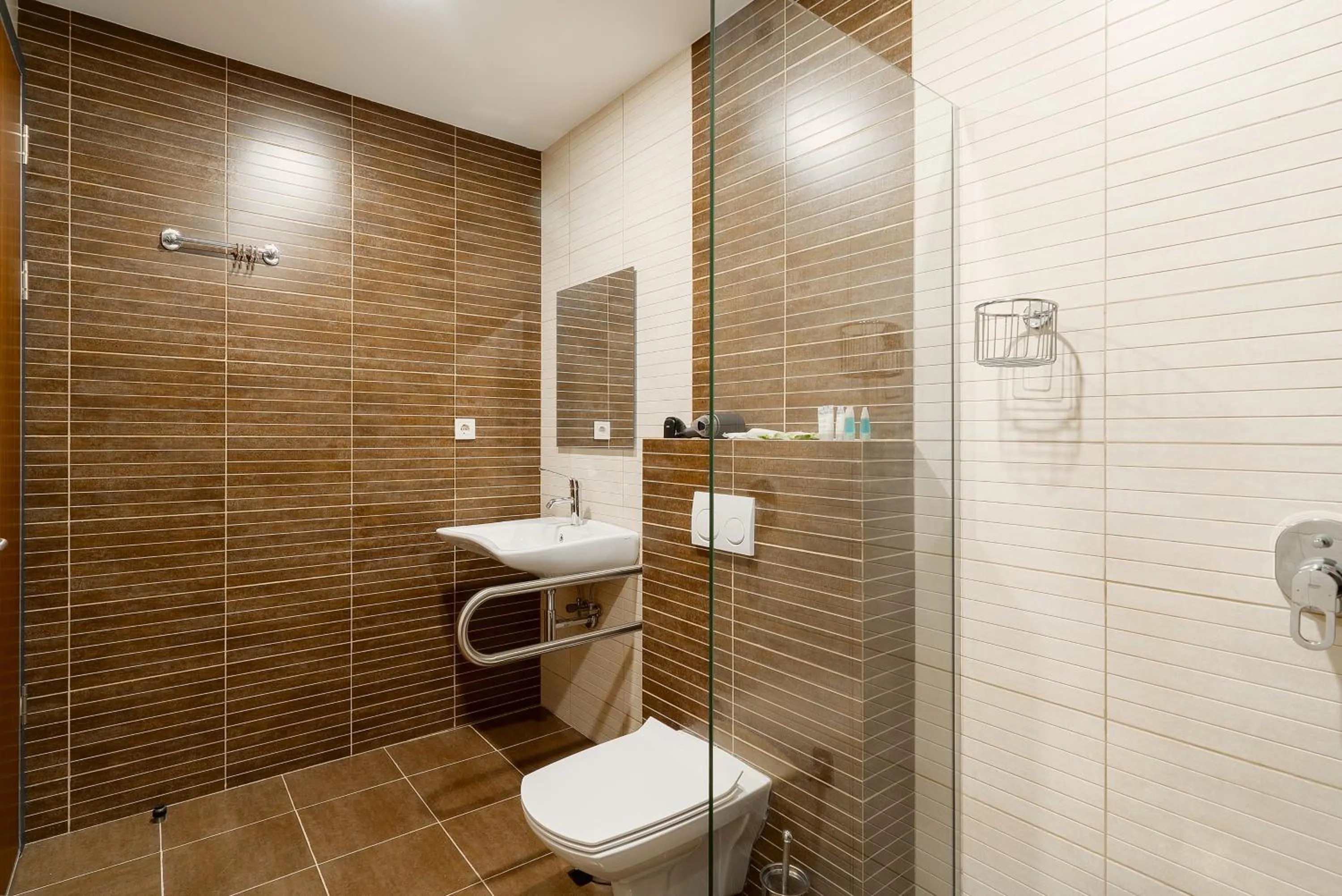 Bathroom in Cozy Loft Hotel
