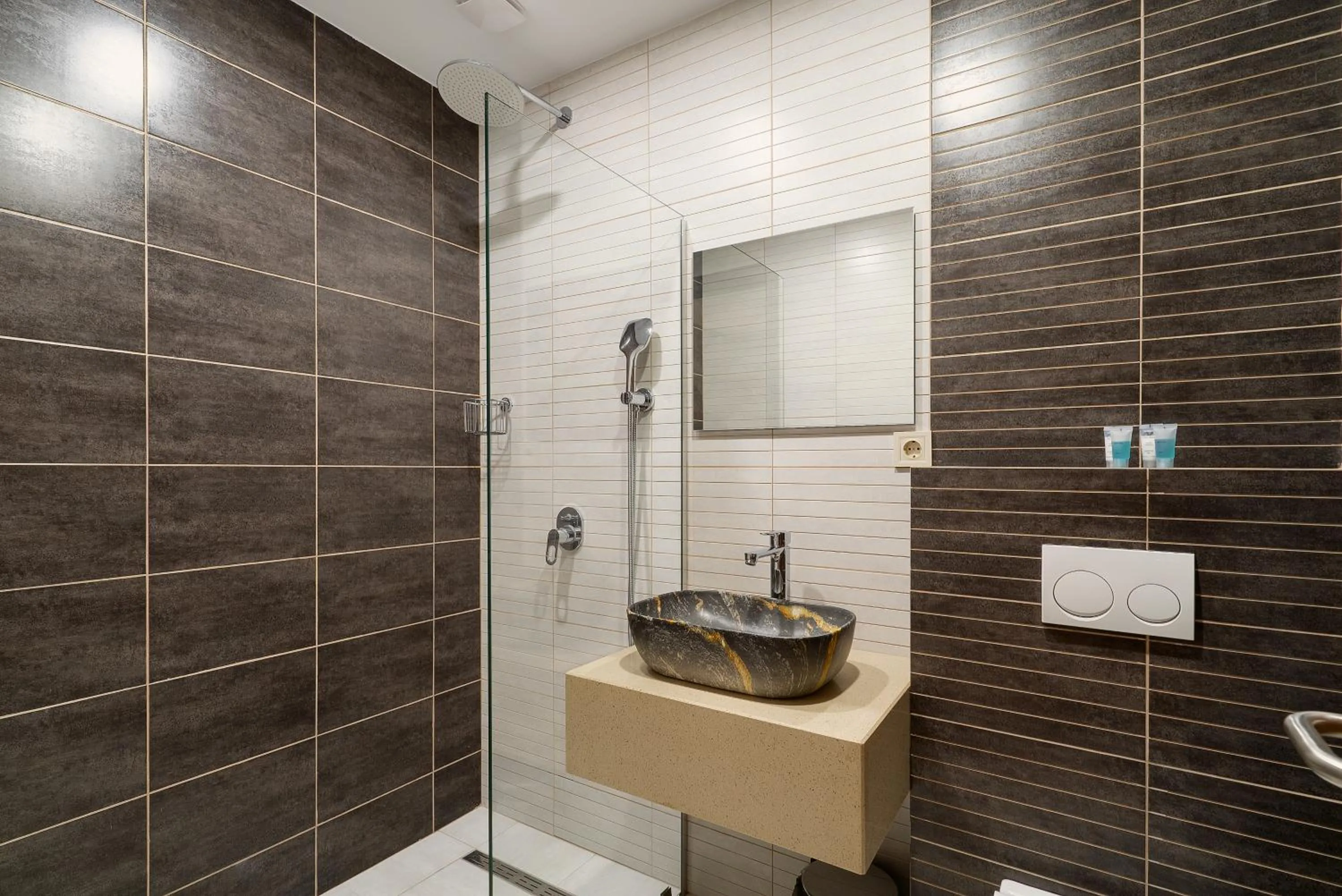 Bathroom in Cozy Loft Hotel
