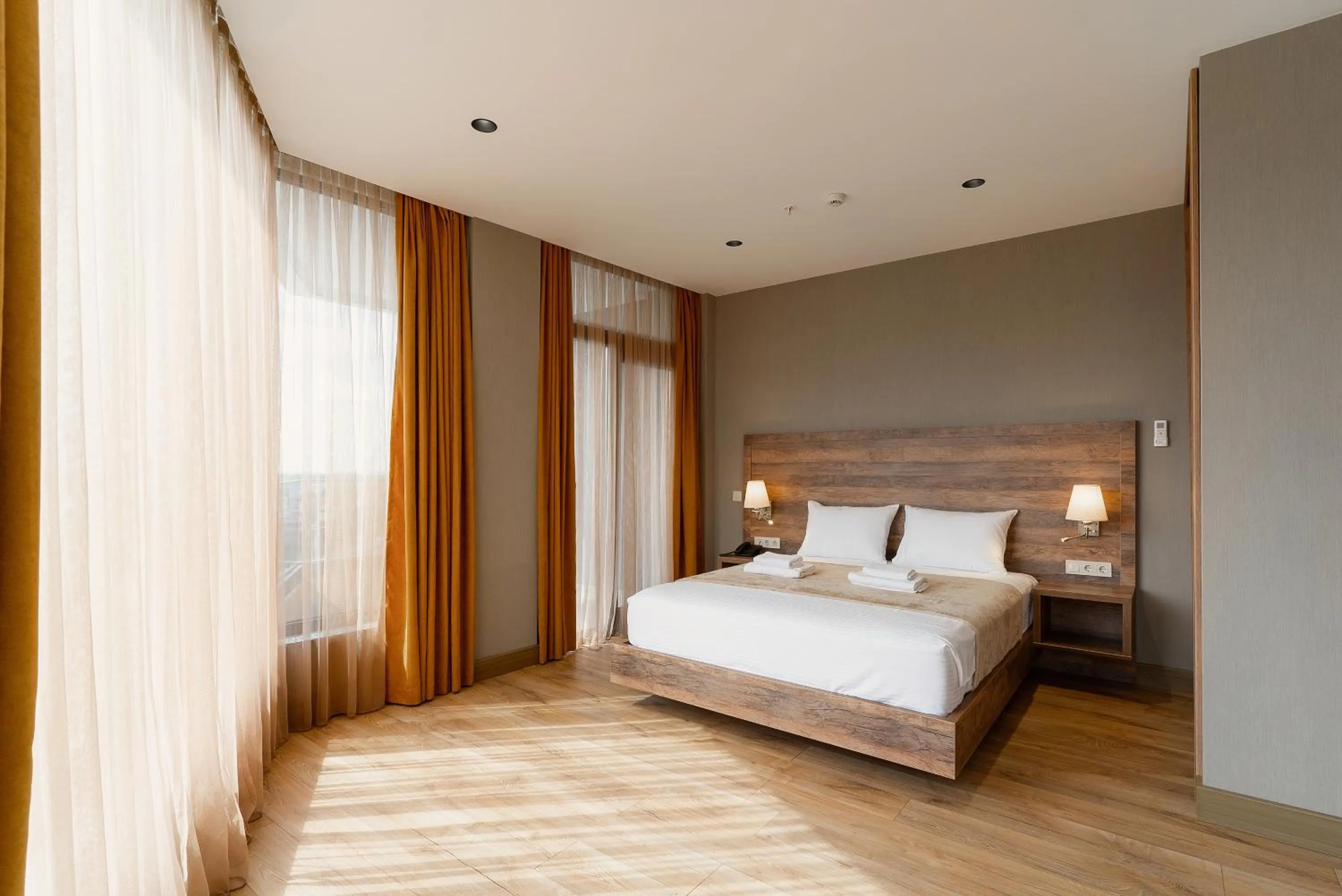 Photo of the whole room, Bed in Cozy Loft Hotel