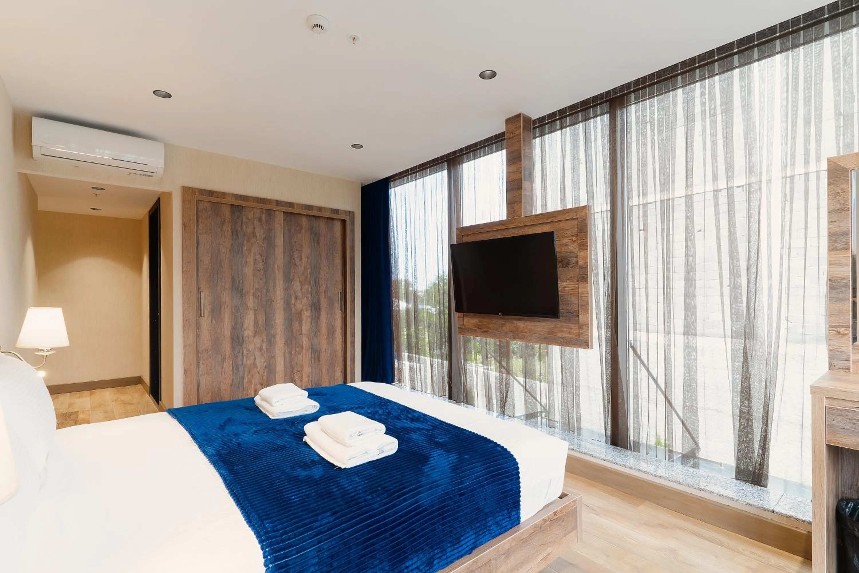 Bedroom, Bed in Cozy Loft Hotel