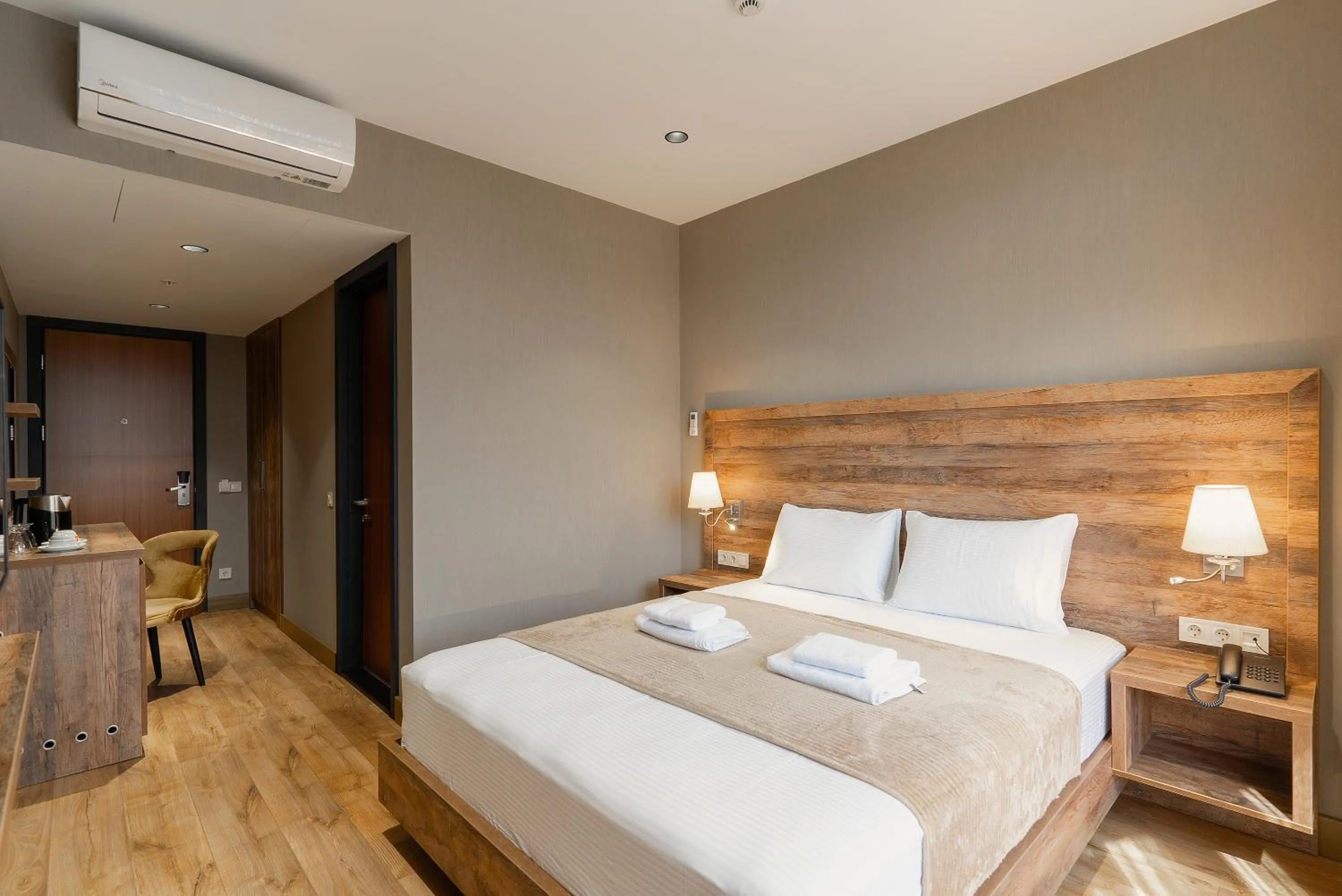 Bedroom, Bed in Cozy Loft Hotel