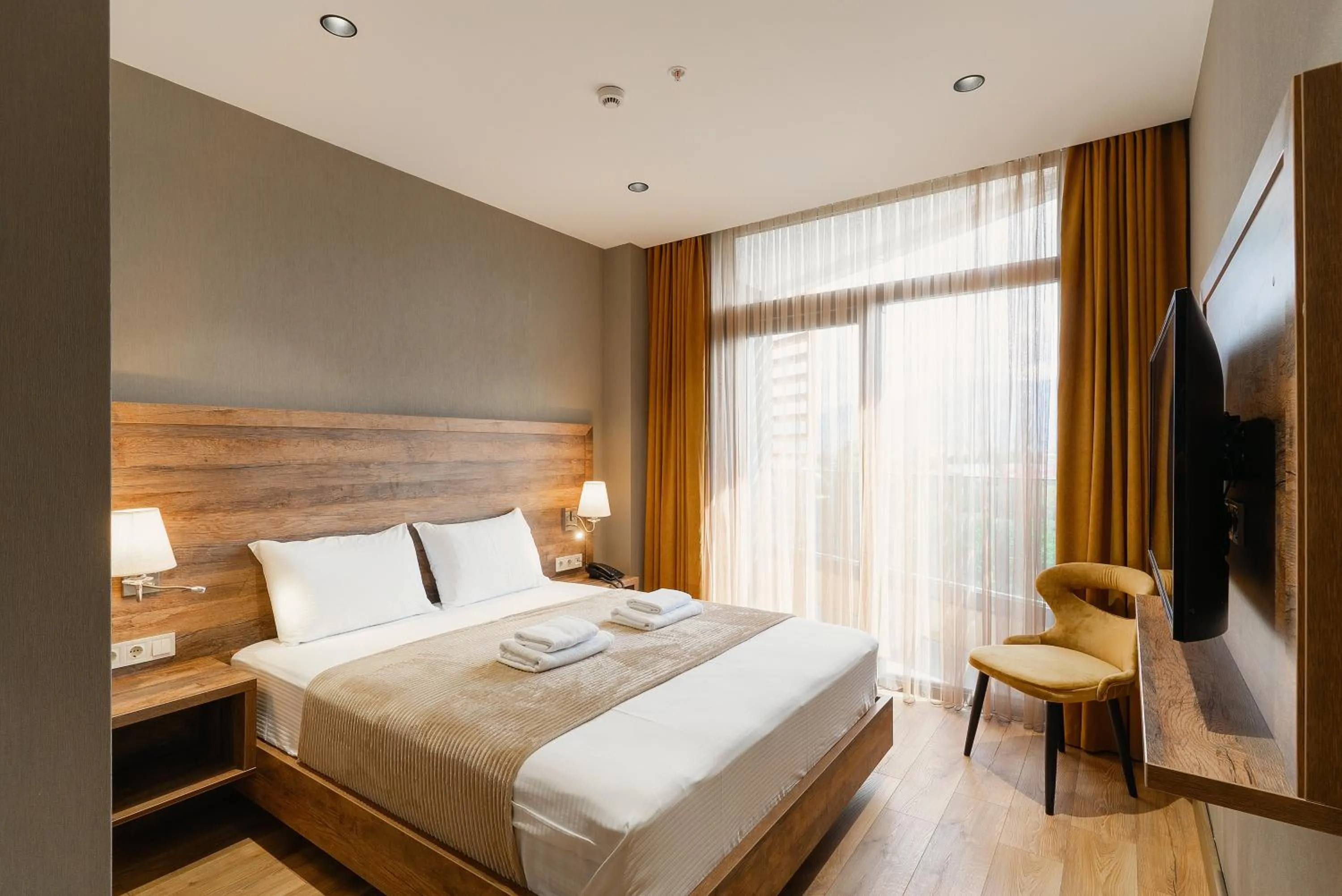 Photo of the whole room, Bed in Cozy Loft Hotel