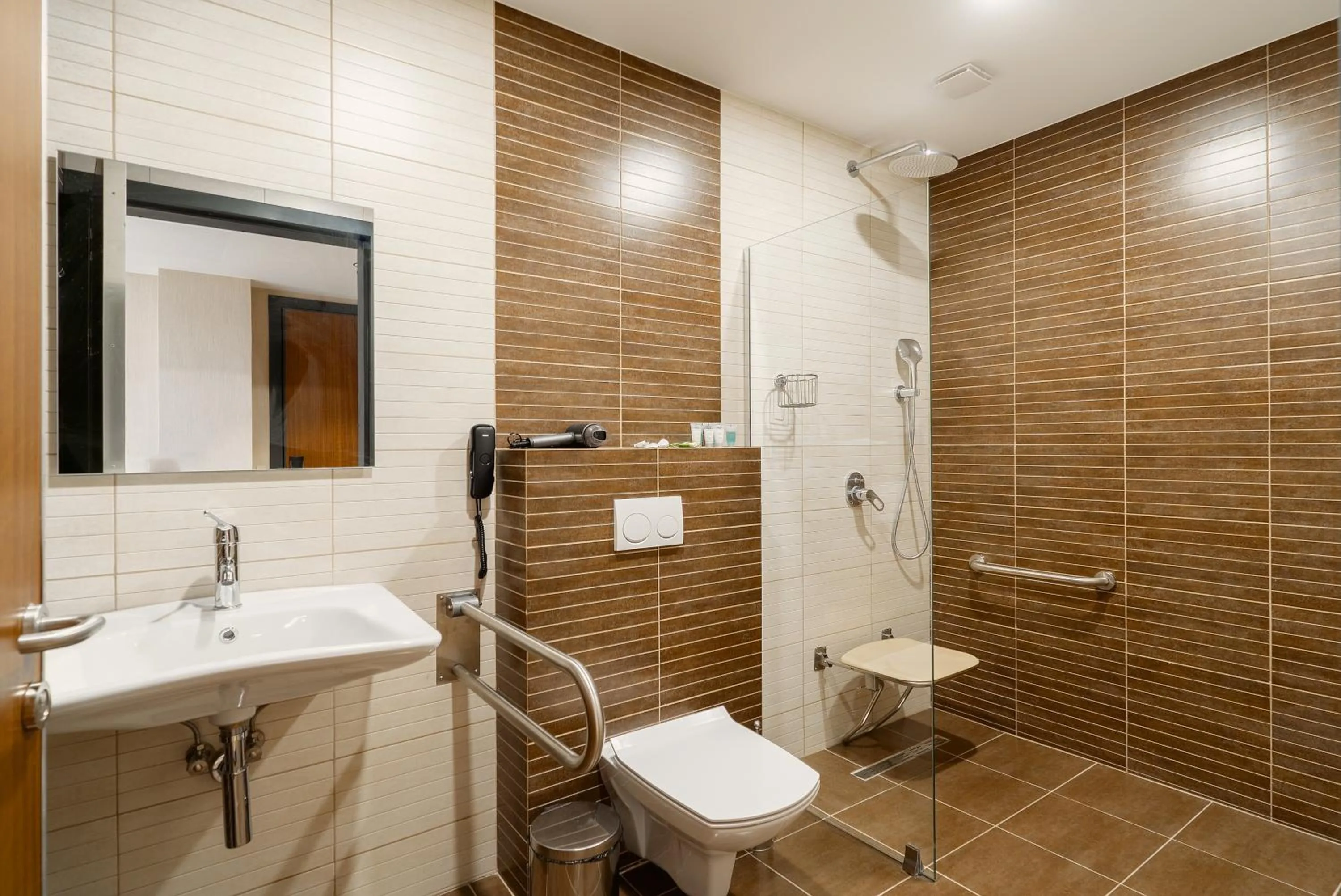 Bathroom in Cozy Loft Hotel
