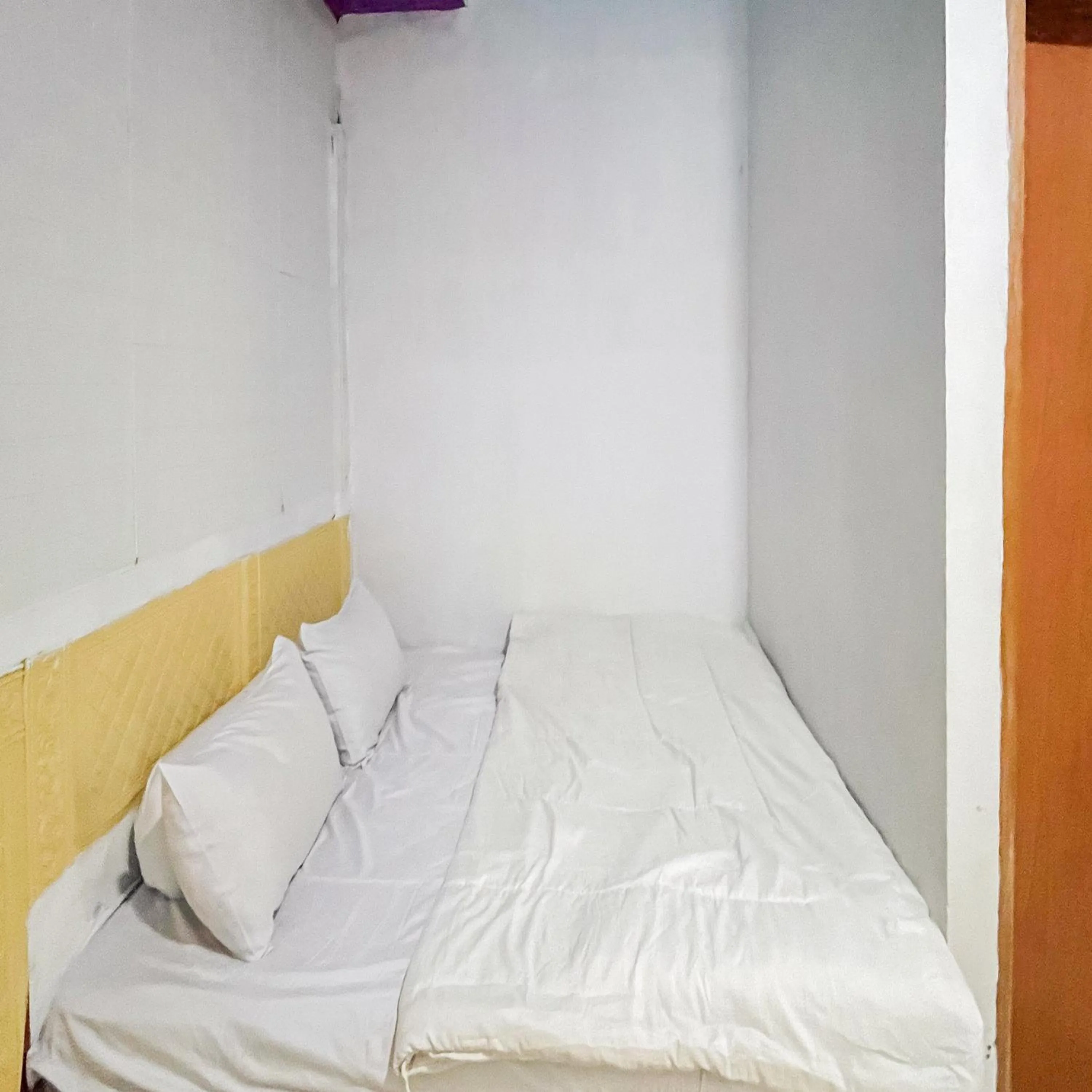 Bedroom, Bed in Graha Dirham Mitra RedDoorz