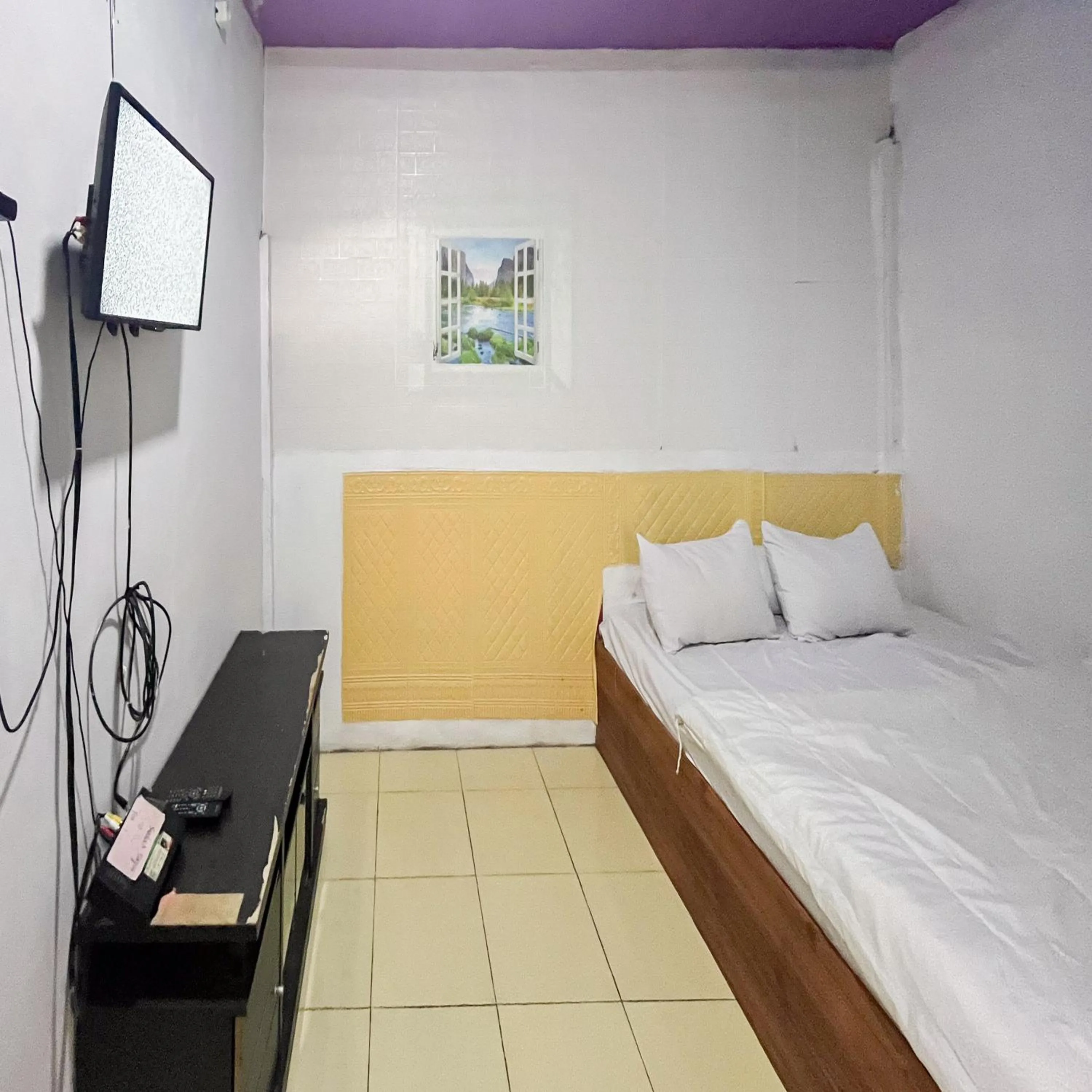 Bedroom, Bed in Graha Dirham Mitra RedDoorz