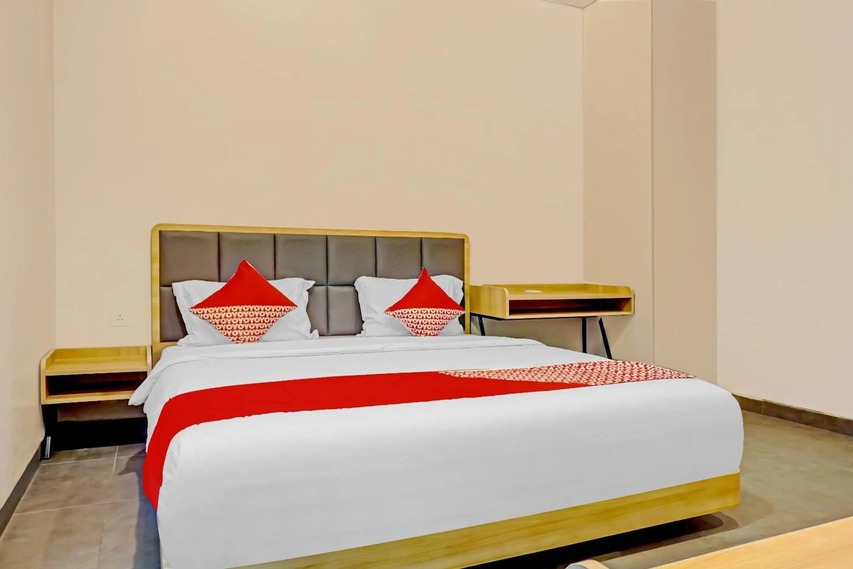 Bedroom, Bed in Capital O 90635 Tango Juliet Residence