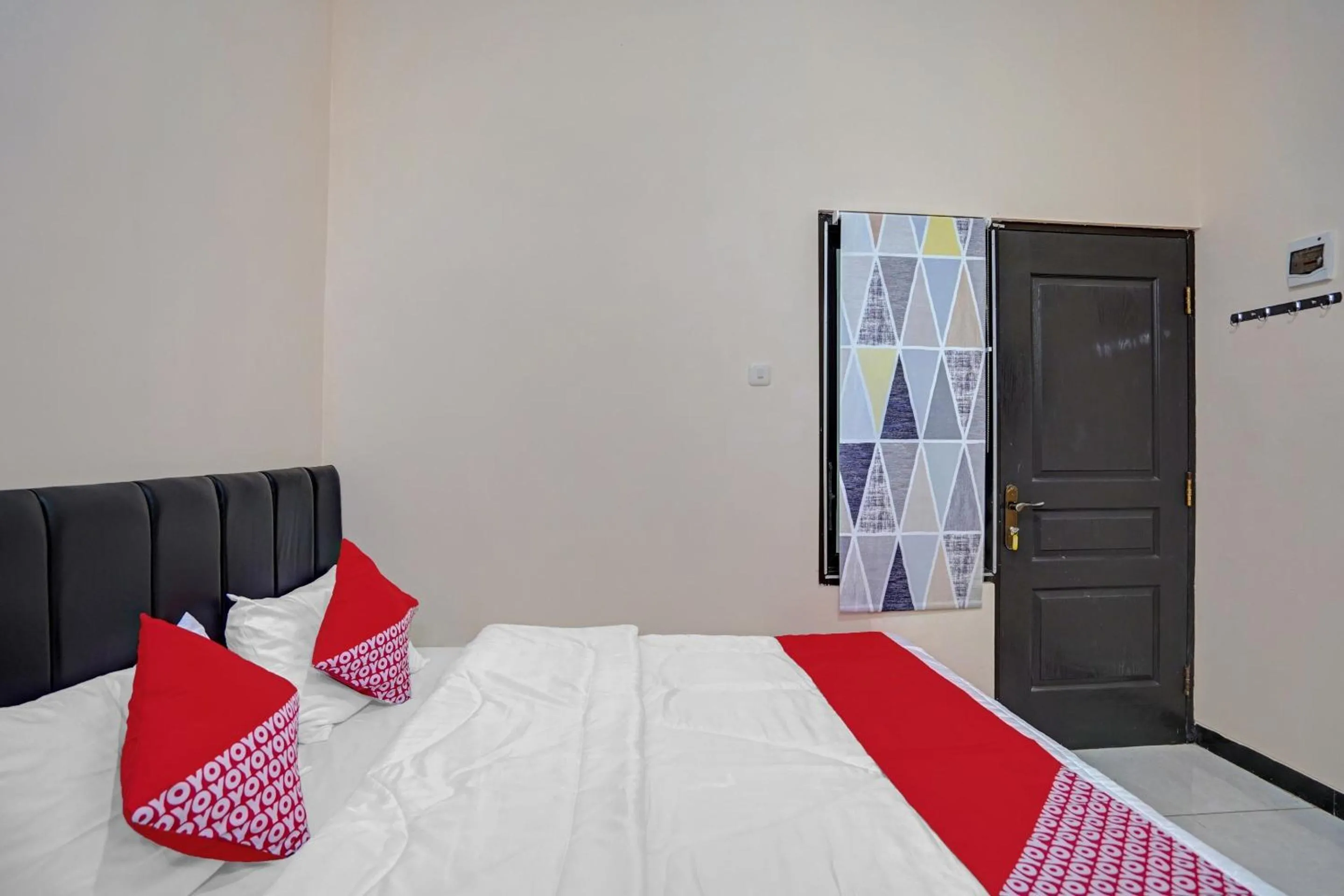 Bedroom, Bed in OYO Life 90649 Raja Residence Syariah