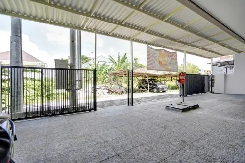 OYO Life 90649 Raja Residence Syariah