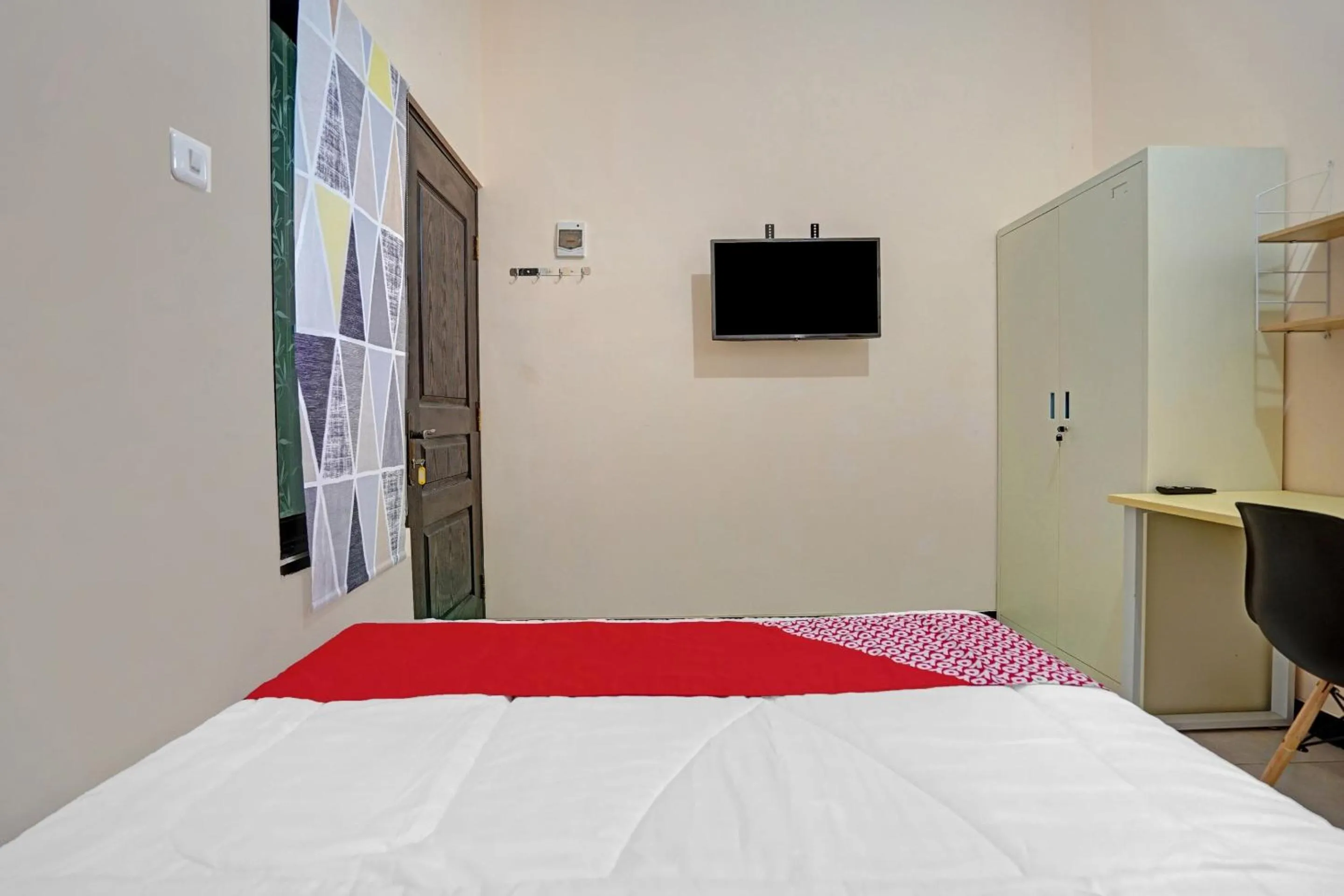 Bedroom, Bed in OYO Life 90649 Raja Residence Syariah