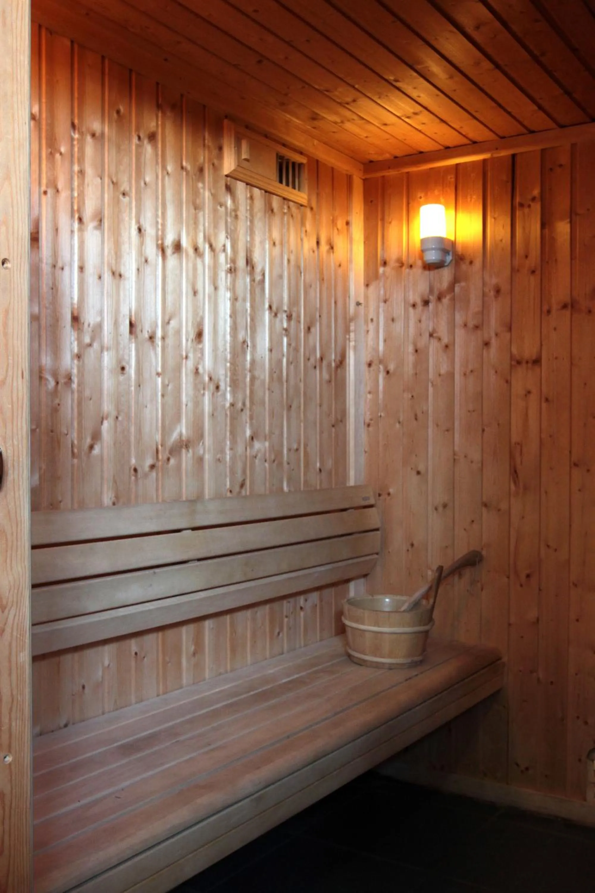 Spa and wellness centre/facilities in Best Western Premier Hôtel du Vieux-Port