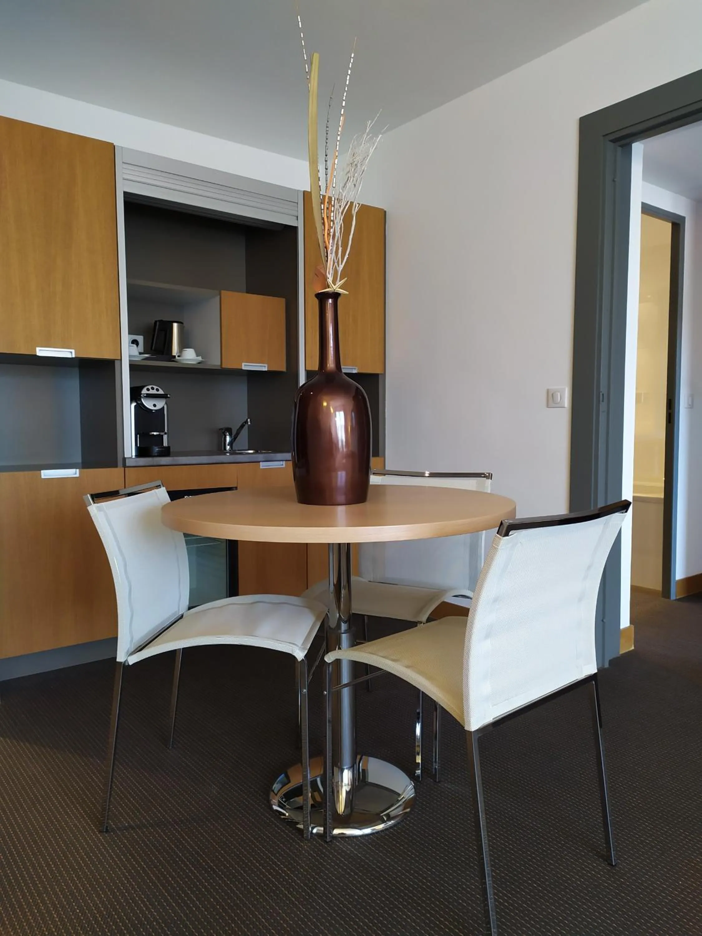 Living room in Best Western Premier Hôtel du Vieux-Port