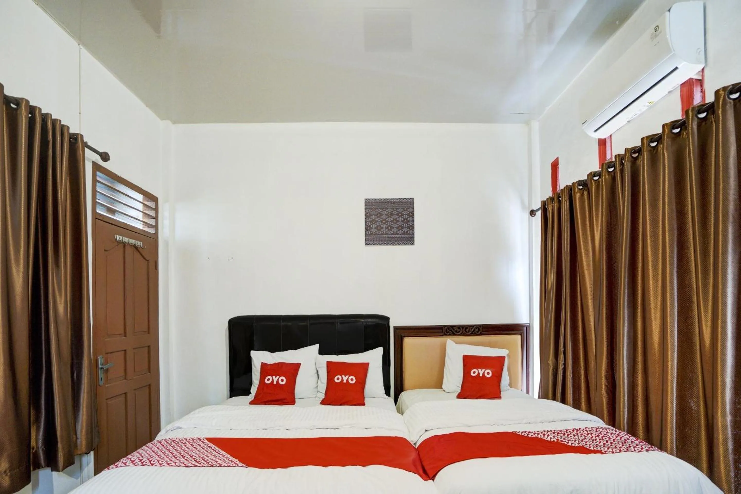 Bedroom, Bed in Hotel O Karisma Residence