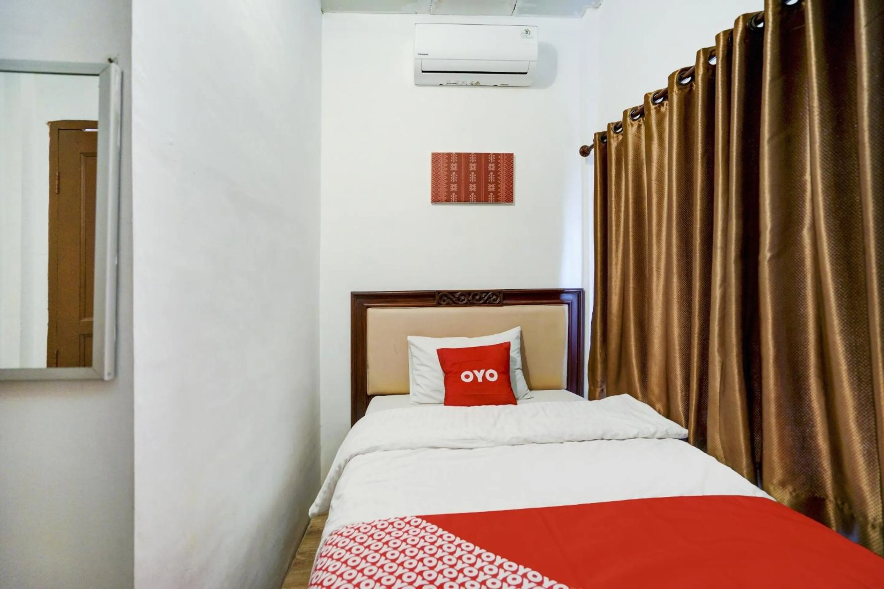 Bedroom, Bed in Hotel O Karisma Residence