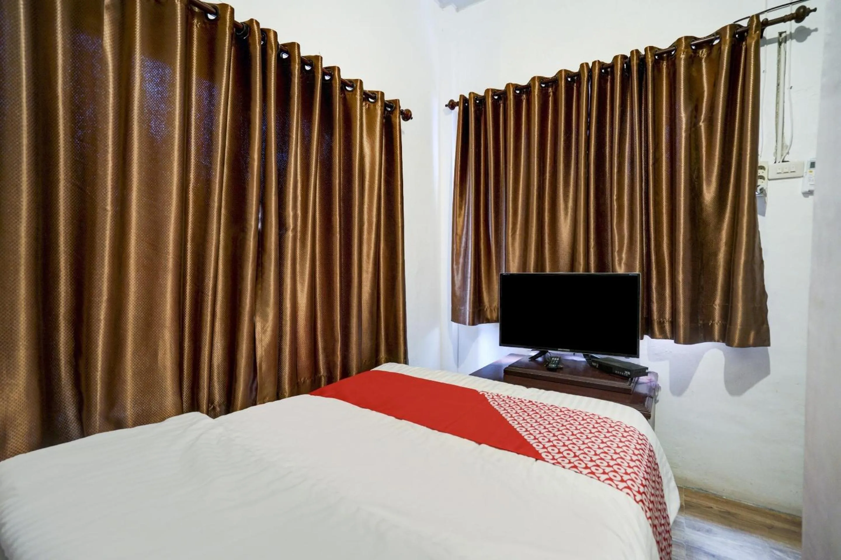 Bedroom, Bed in Hotel O Karisma Residence