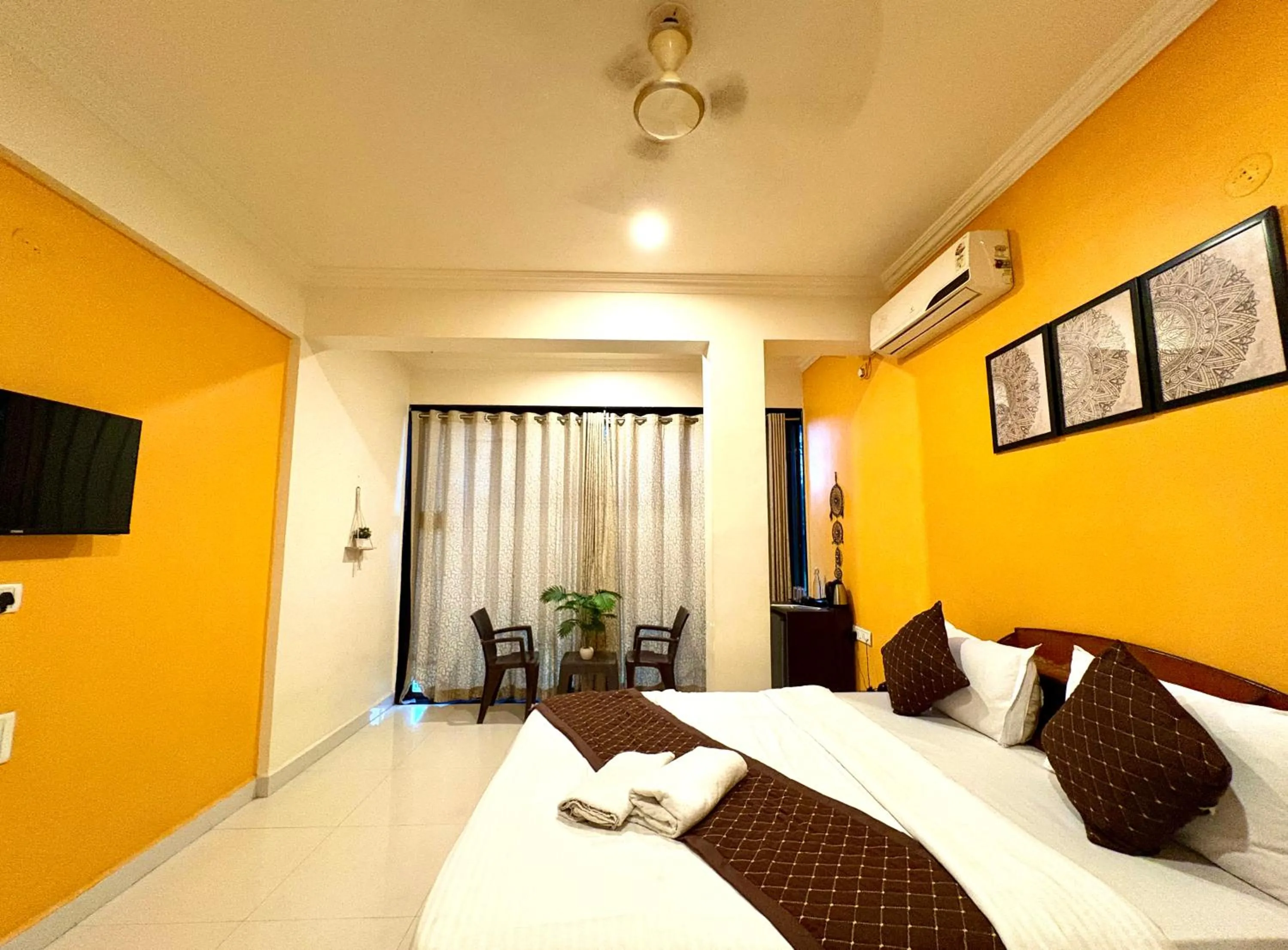 Bedroom, Bed in Hotel 7Seas by Solara Hospitality