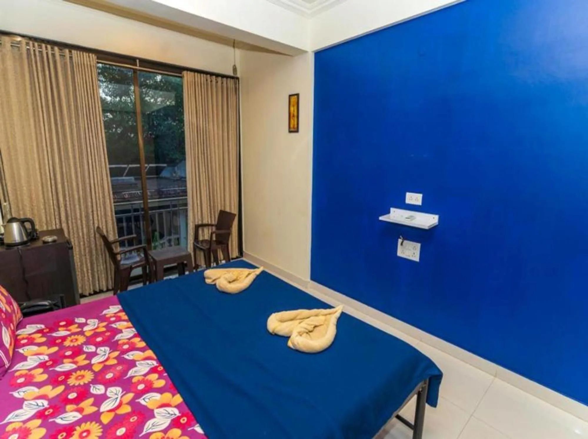 Bedroom, Bed in Hotel 7Seas by Solara Hospitality