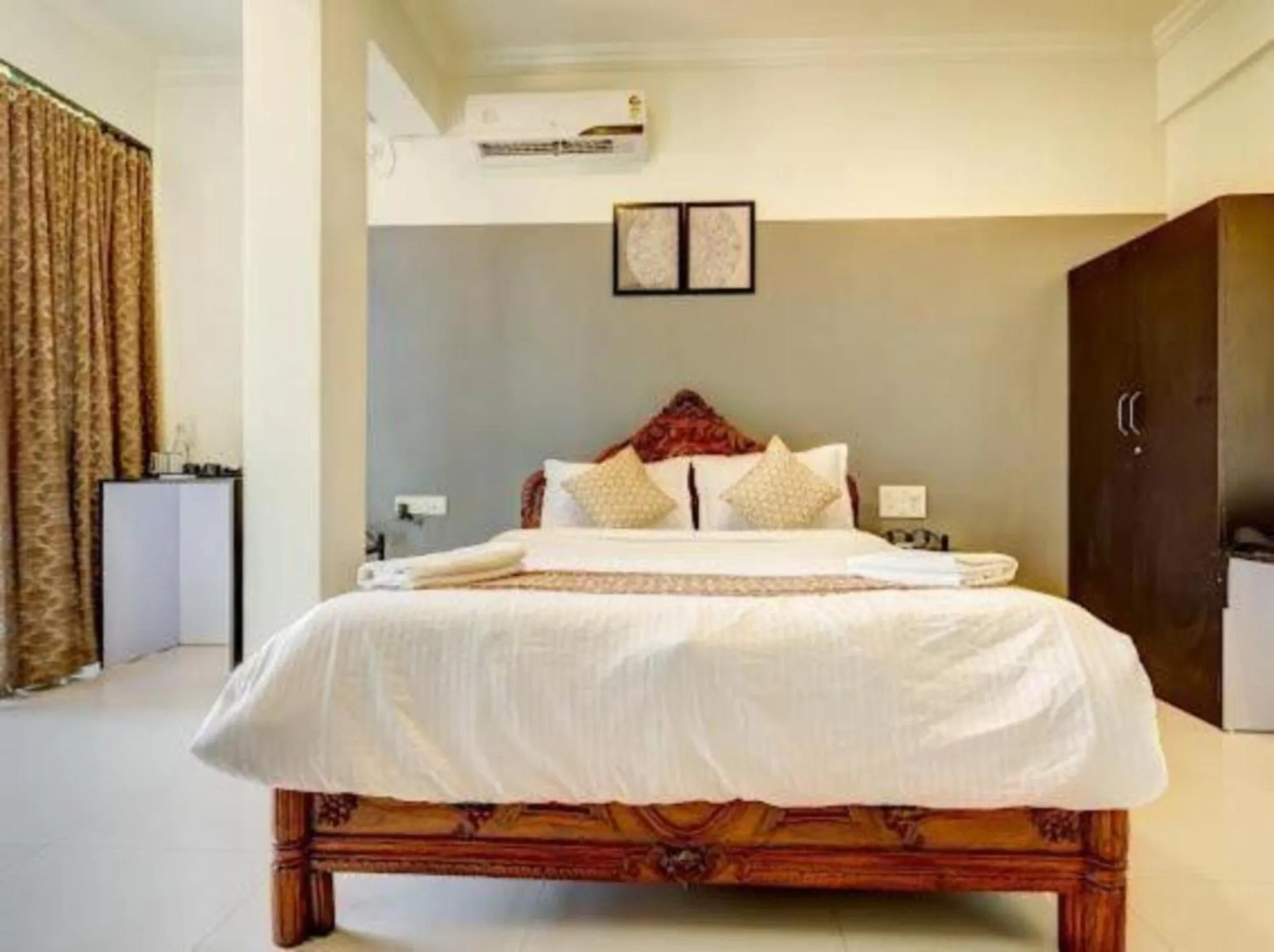 Bedroom, Bed in Hotel 7Seas by Solara Hospitality