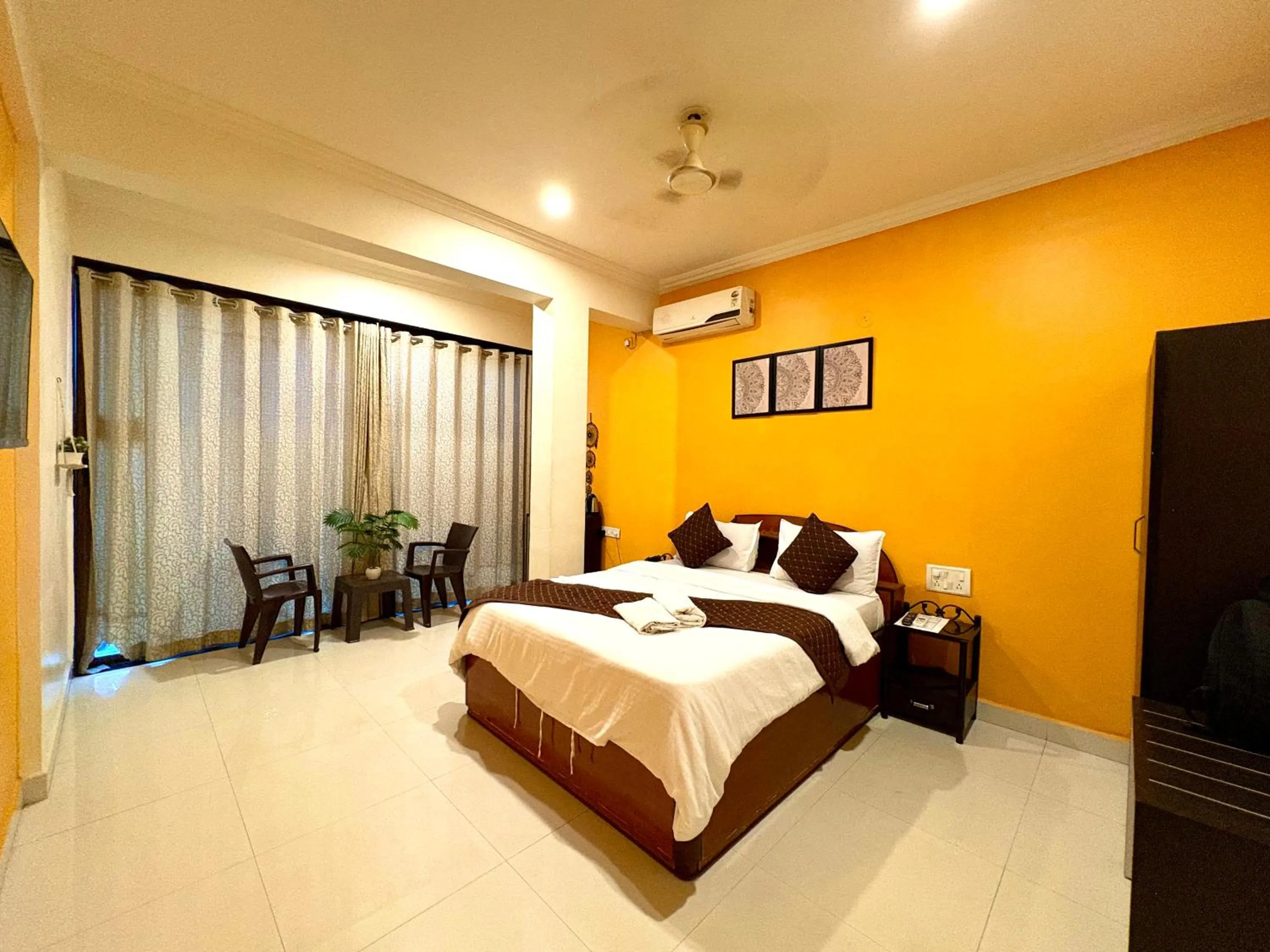 Bedroom, Bed in Hotel 7Seas by Solara Hospitality