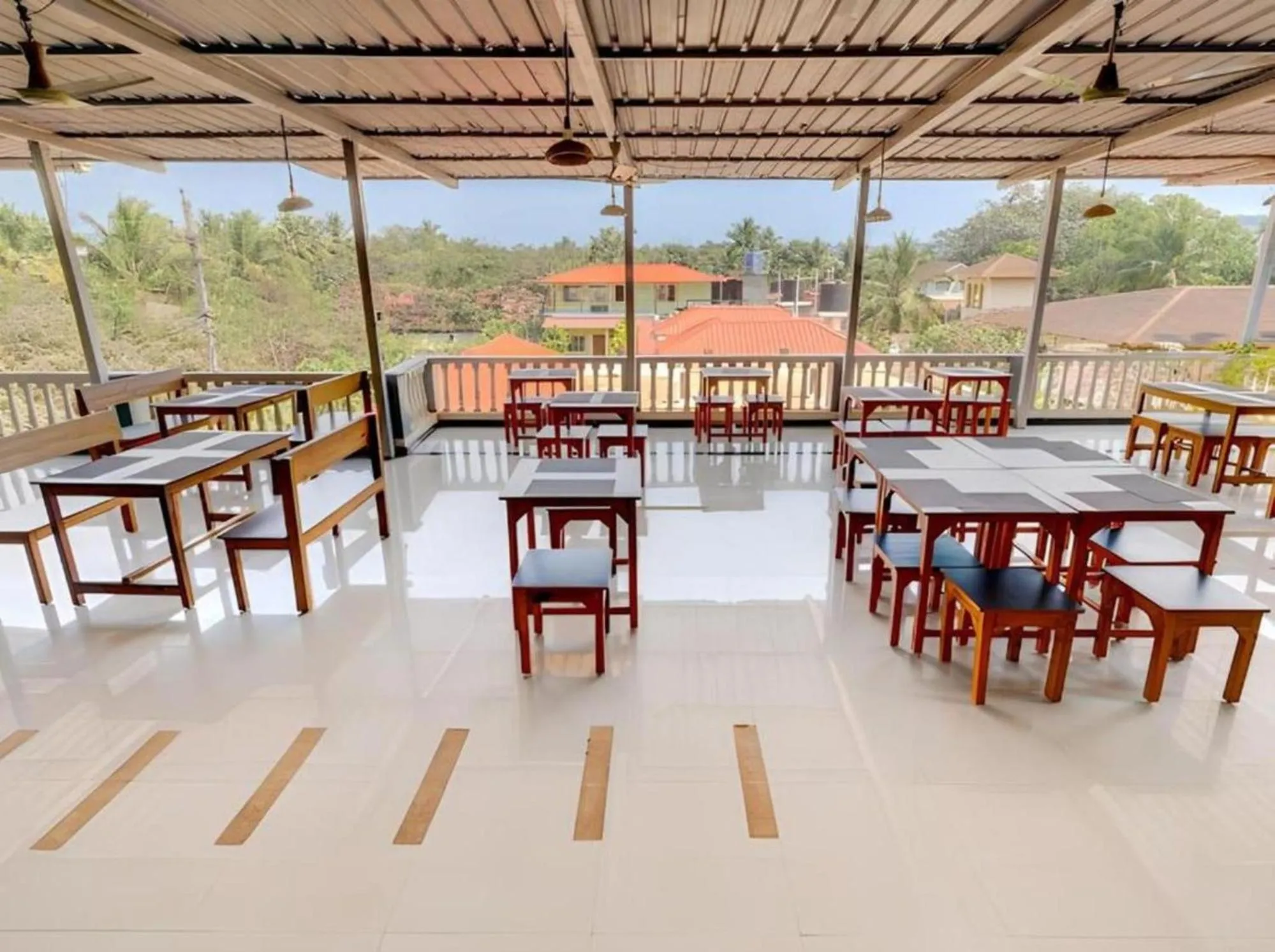 Restaurant/places to eat in Hotel 7Seas by Solara Hospitality