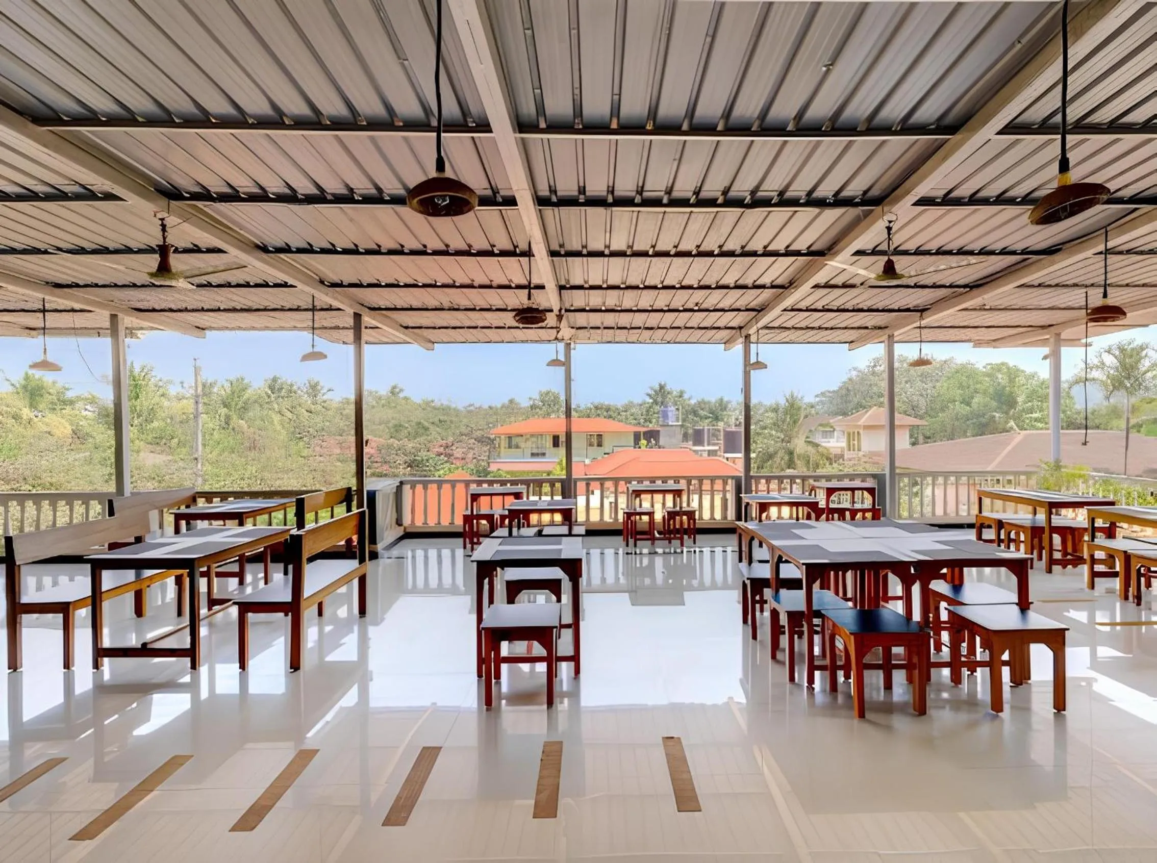 Restaurant/places to eat in Hotel 7Seas by Solara Hospitality