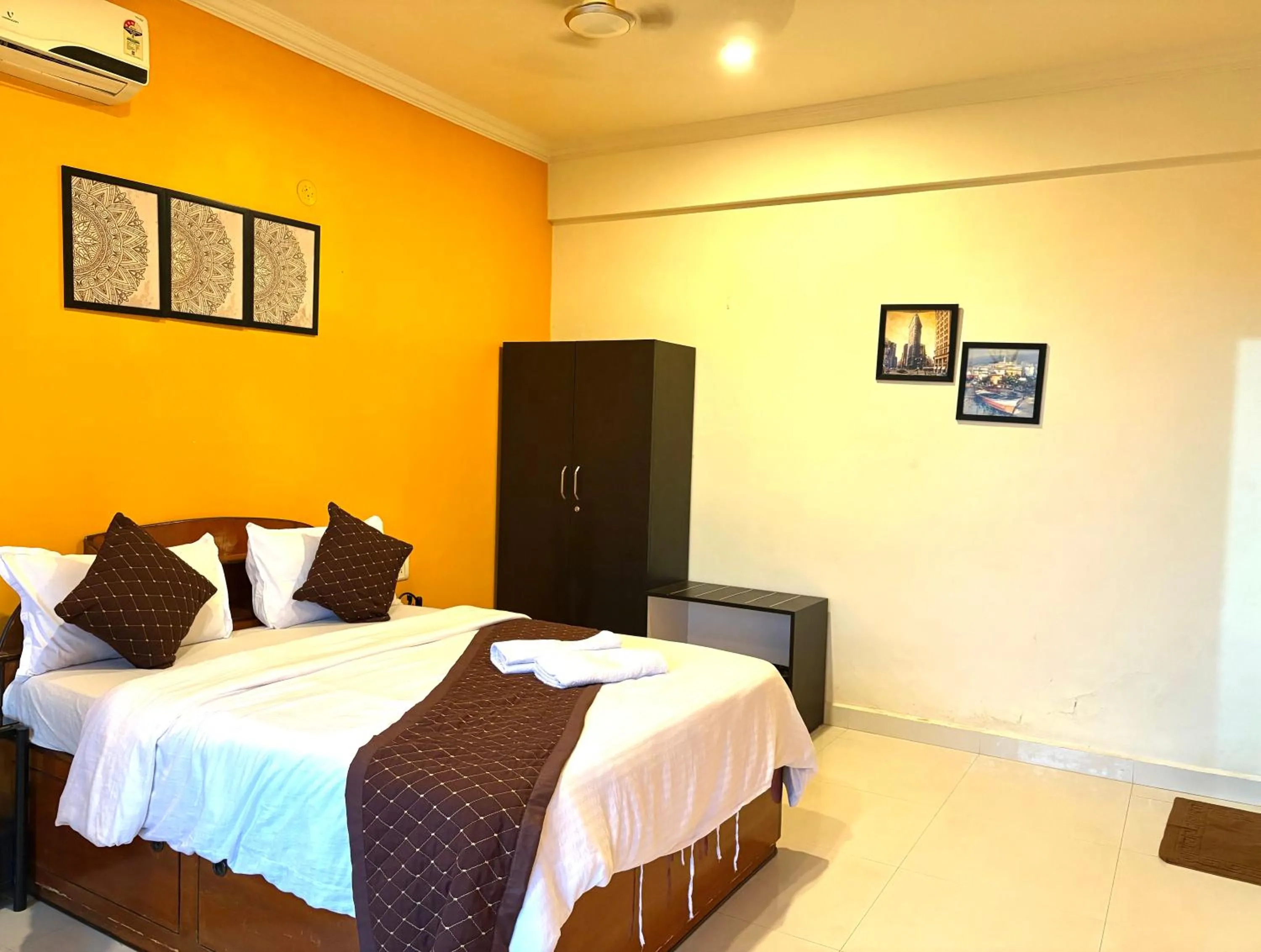 Bedroom, Bed in Hotel 7Seas by Solara Hospitality