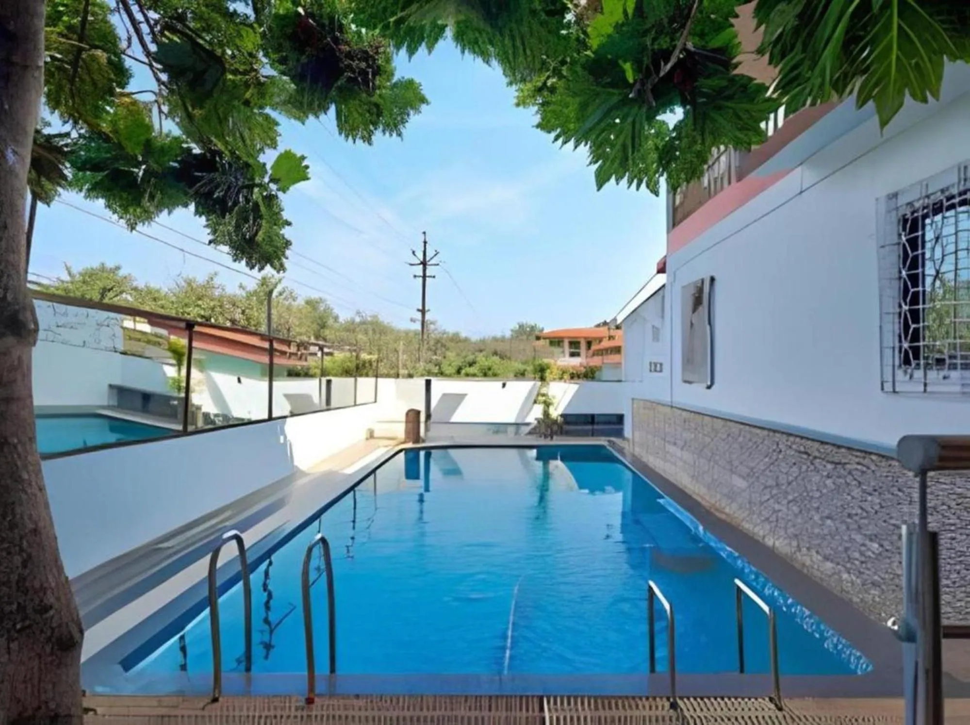 Swimming pool in Hotel 7Seas by Solara Hospitality