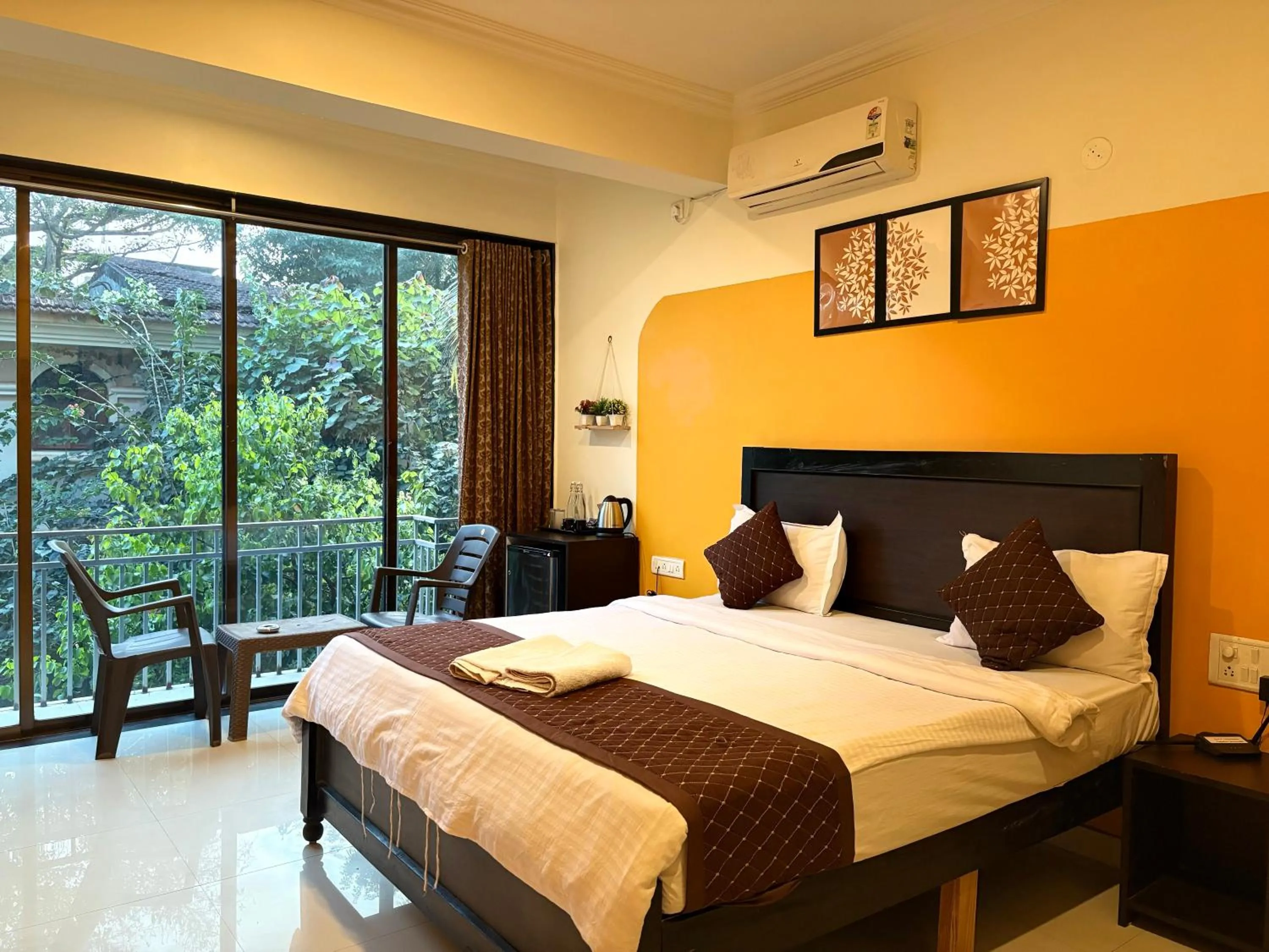 Bedroom, Bed in Hotel 7Seas by Solara Hospitality