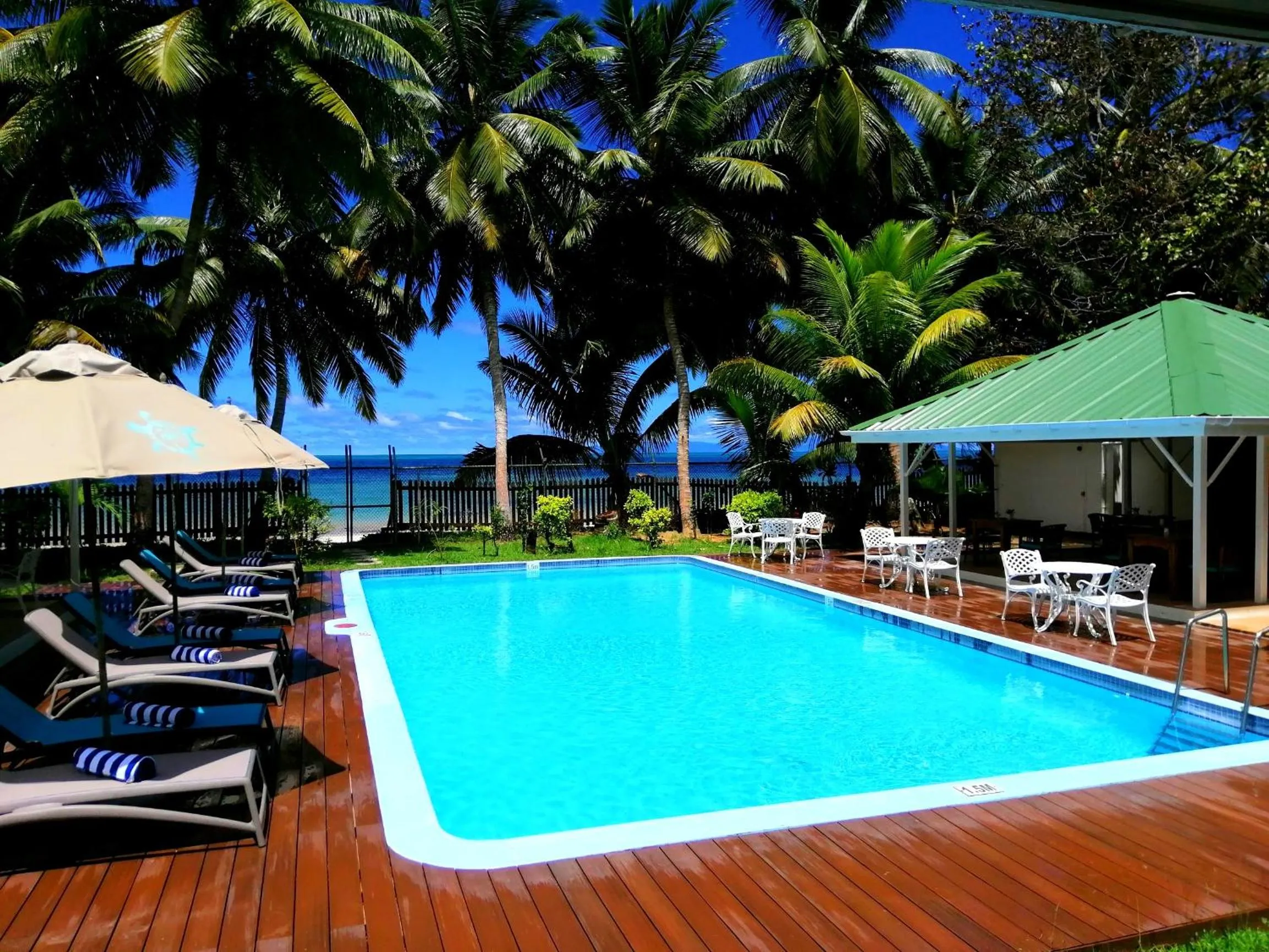 Swimming pool in Le Relax Beach Resort