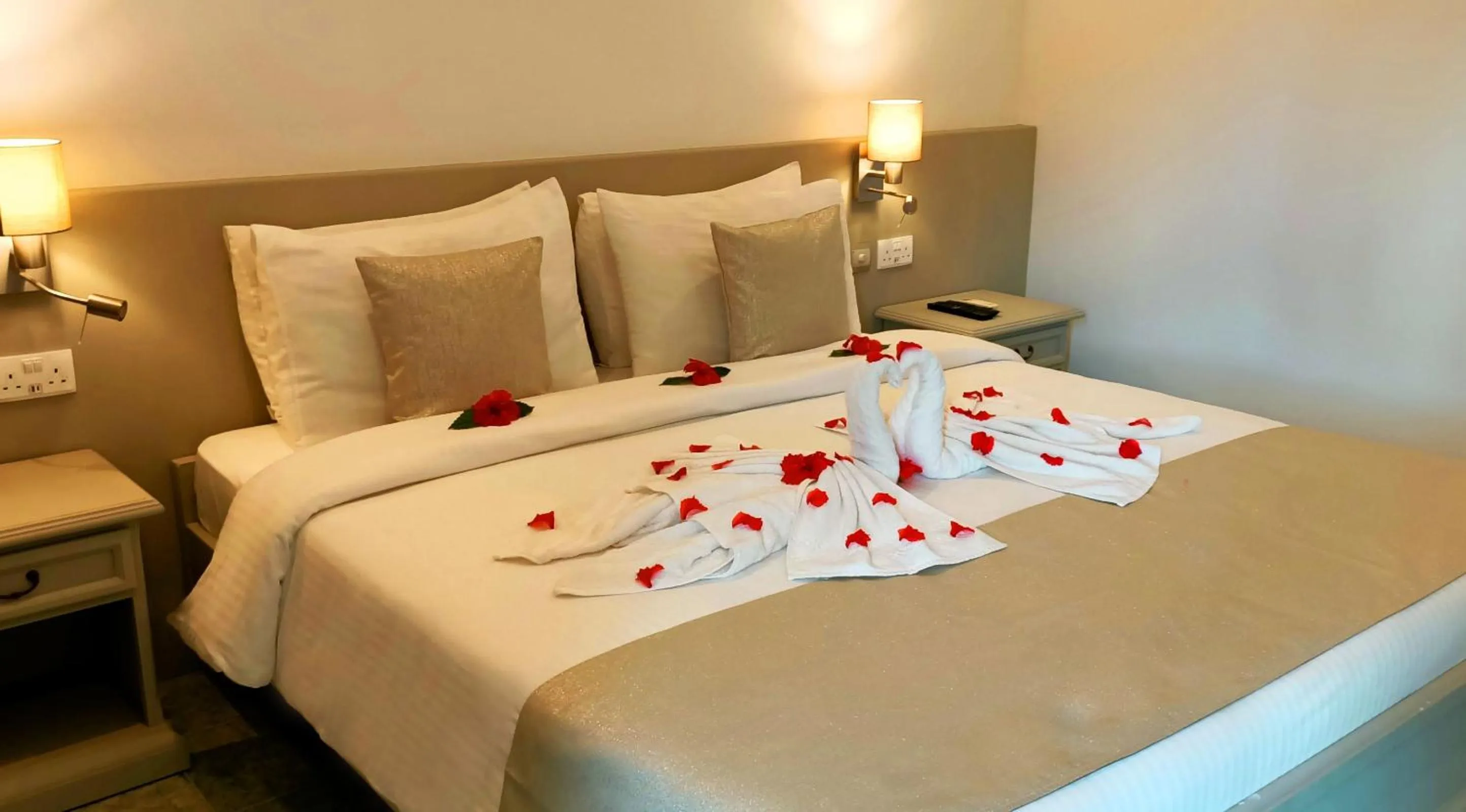 Bed in Le Relax Beach Resort