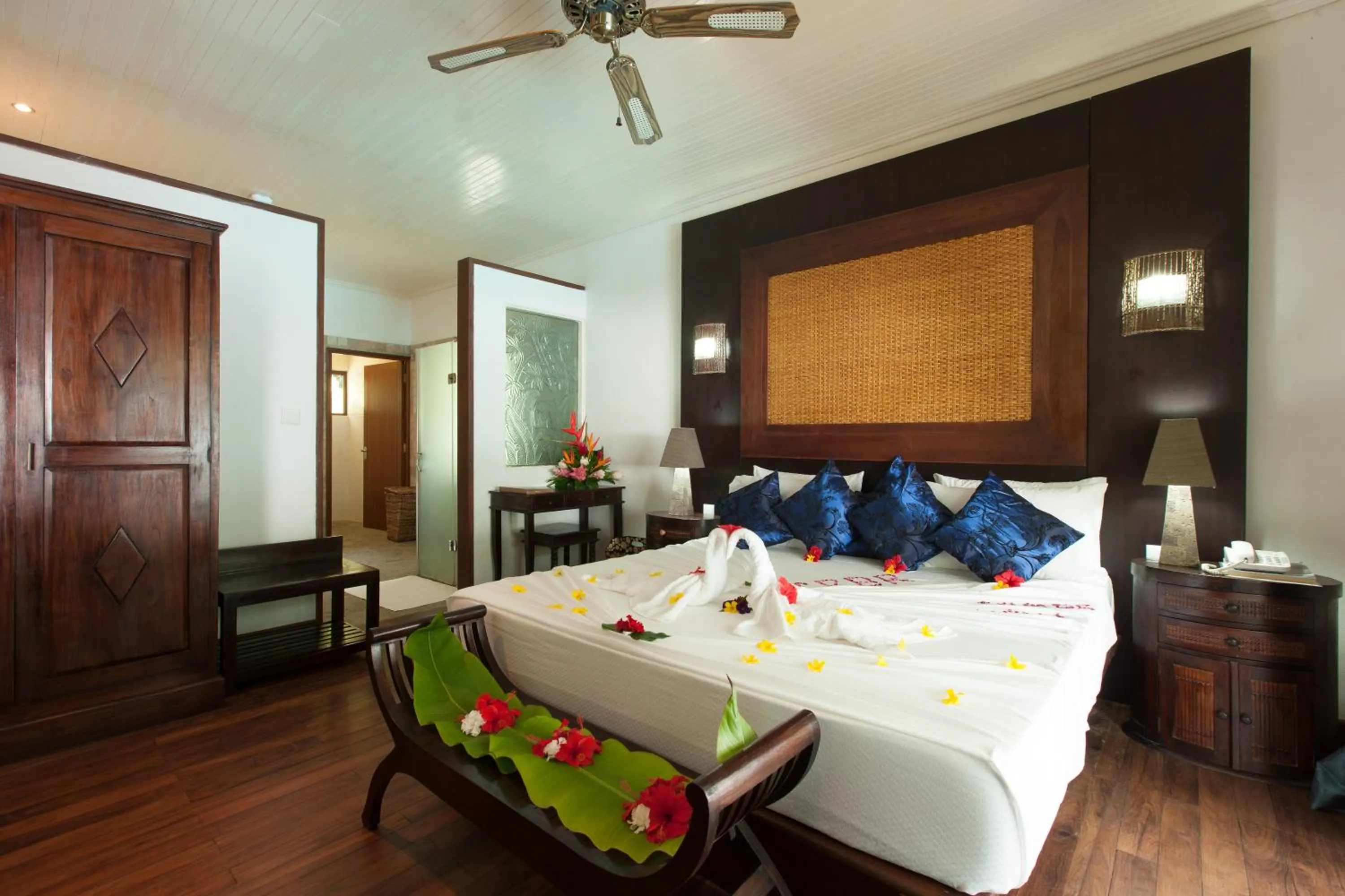 Bed in Le Relax Beach Resort